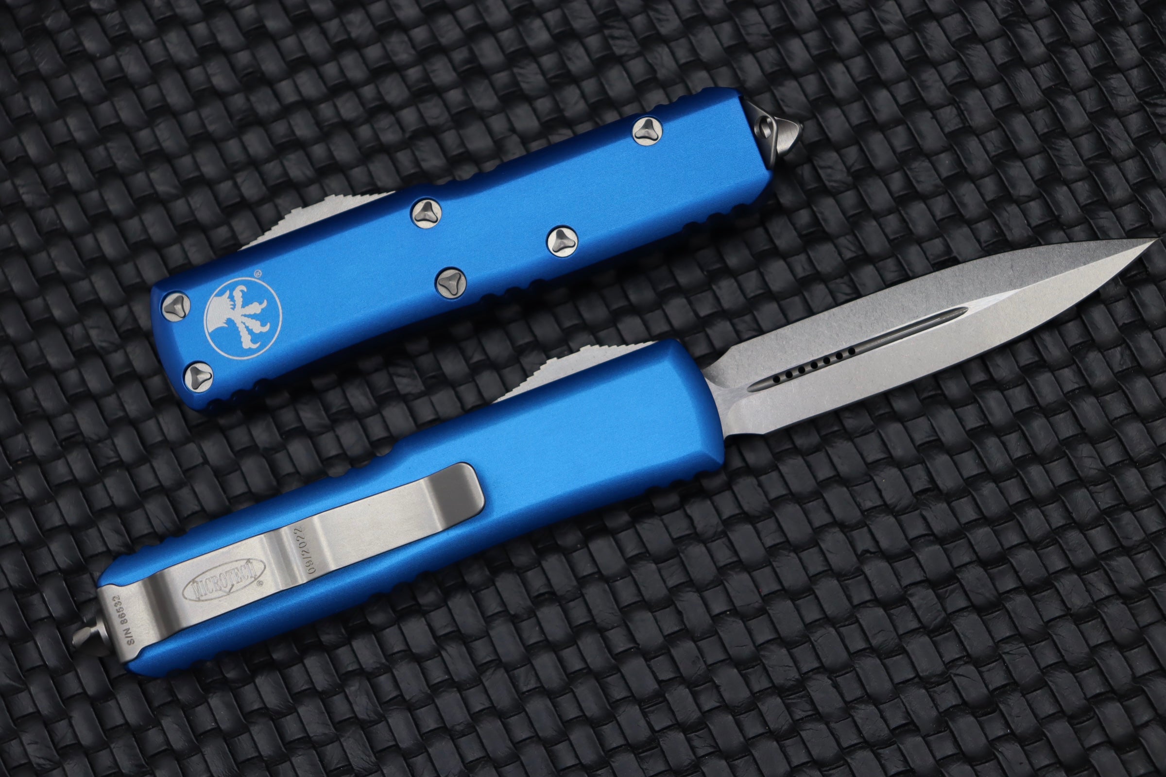 Microtech UTX-85 Double Edge Stonewash Standard & Blue 232-10BL