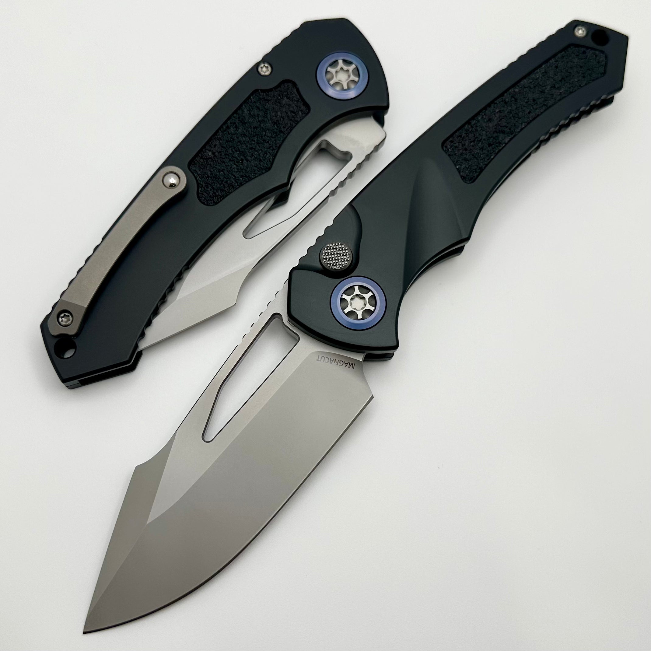 Heretic Knives Pariah M/A Button Lock Black Aluminum Handles w/ Vapor Blast MagnaCut H046-3A