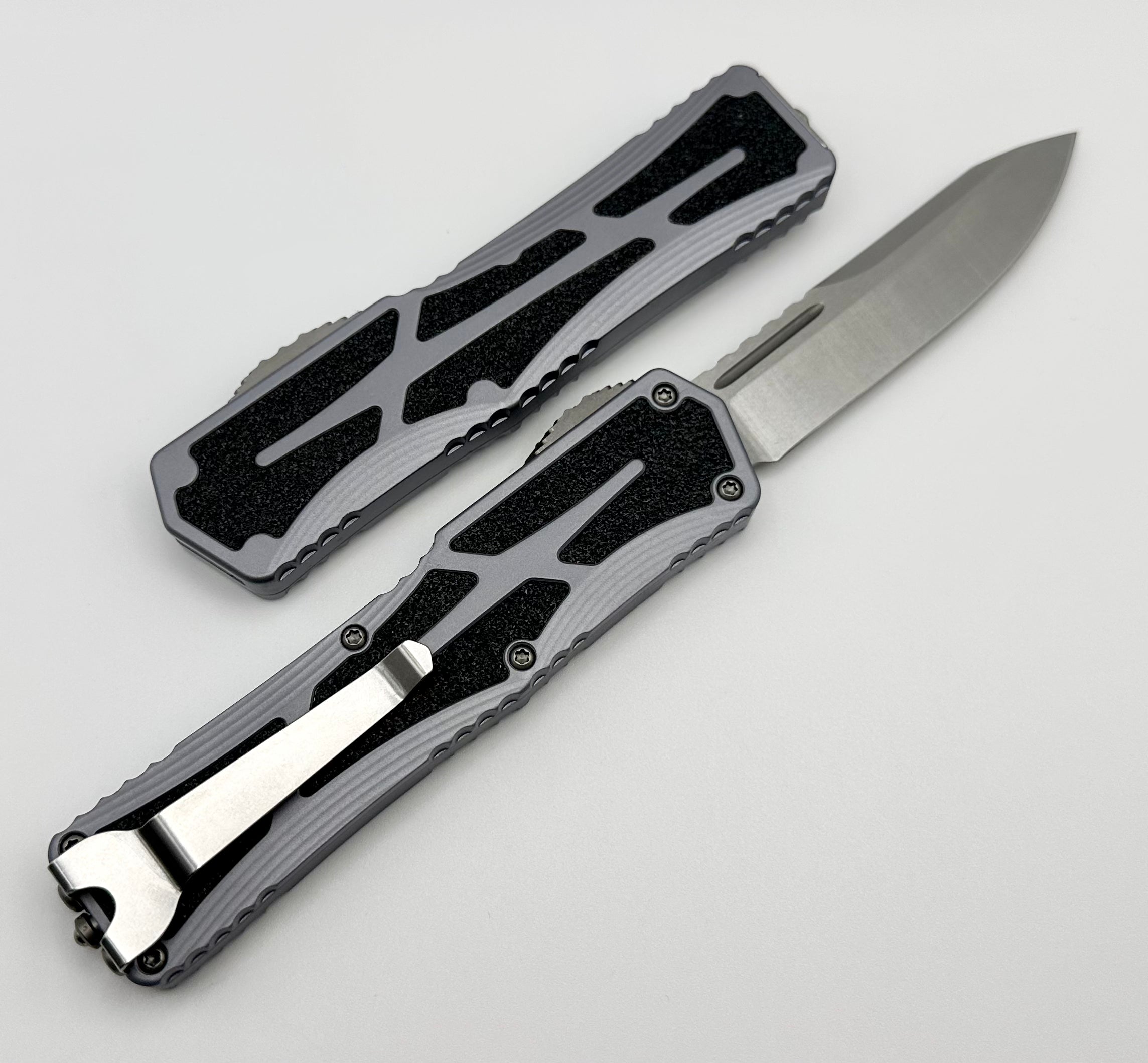 Heretic Knives Colossus Single Edge Magnacut & Gray Handle H039-2A-GRAY