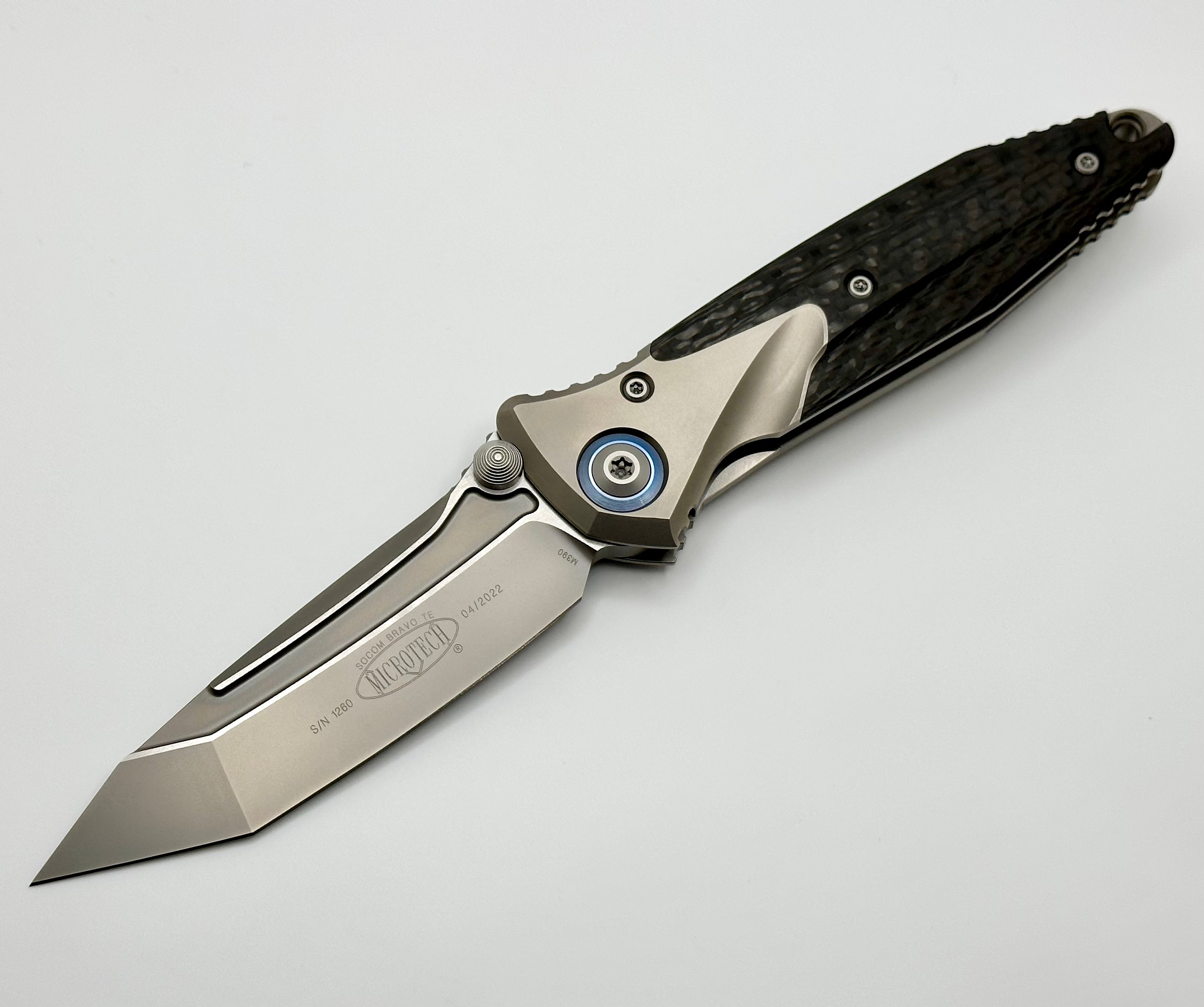 Microtech Knives Socom Bravo T/E Bead Blast Standard w/ Blue Ti Pivot Collars & Carbon Fiber Scales 261-7CFTI PRE OWNED