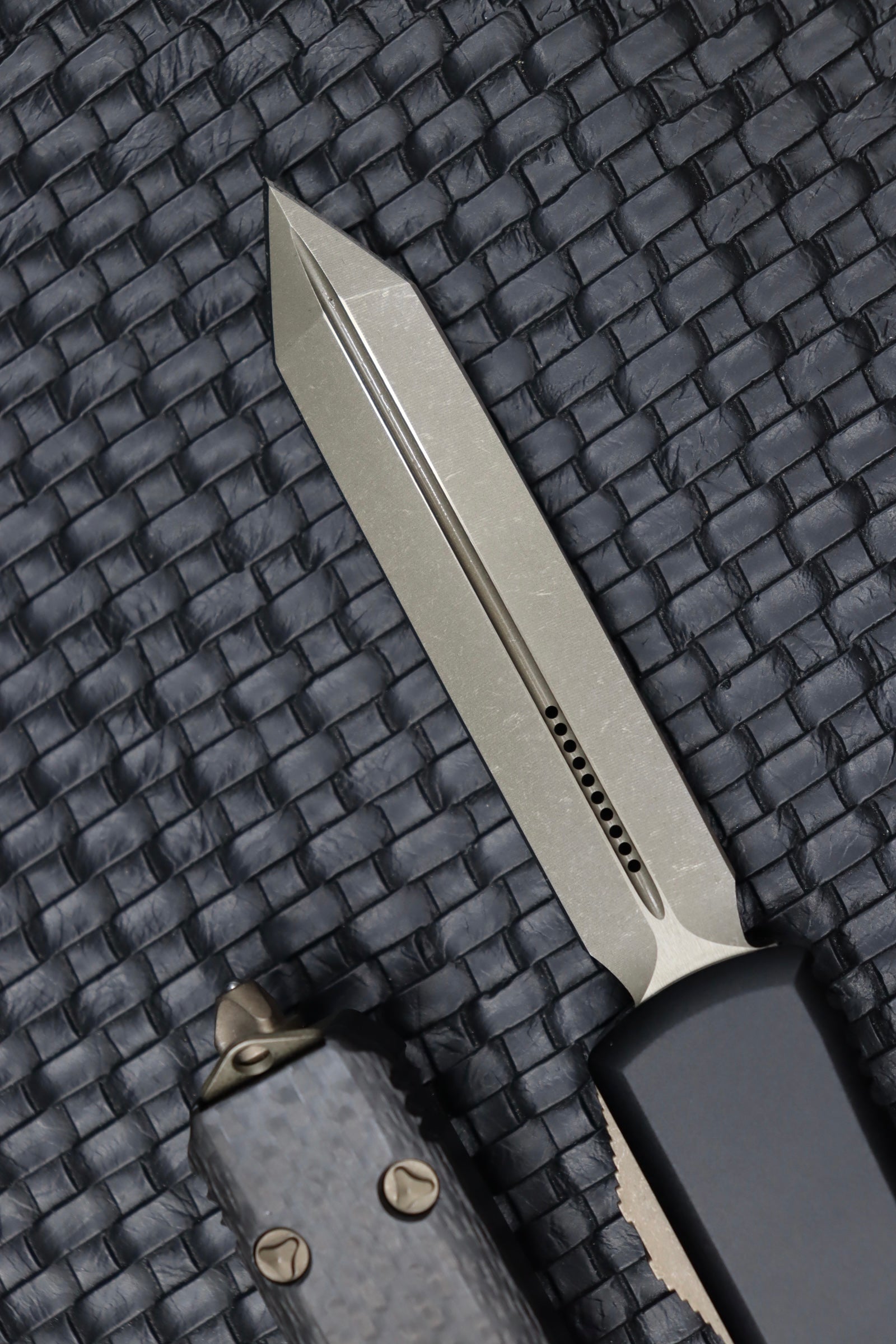 Microtech Ultratech Spartan w/ Bronzed Apocalyptic & Carbon Fiber Top 223-13APCFS