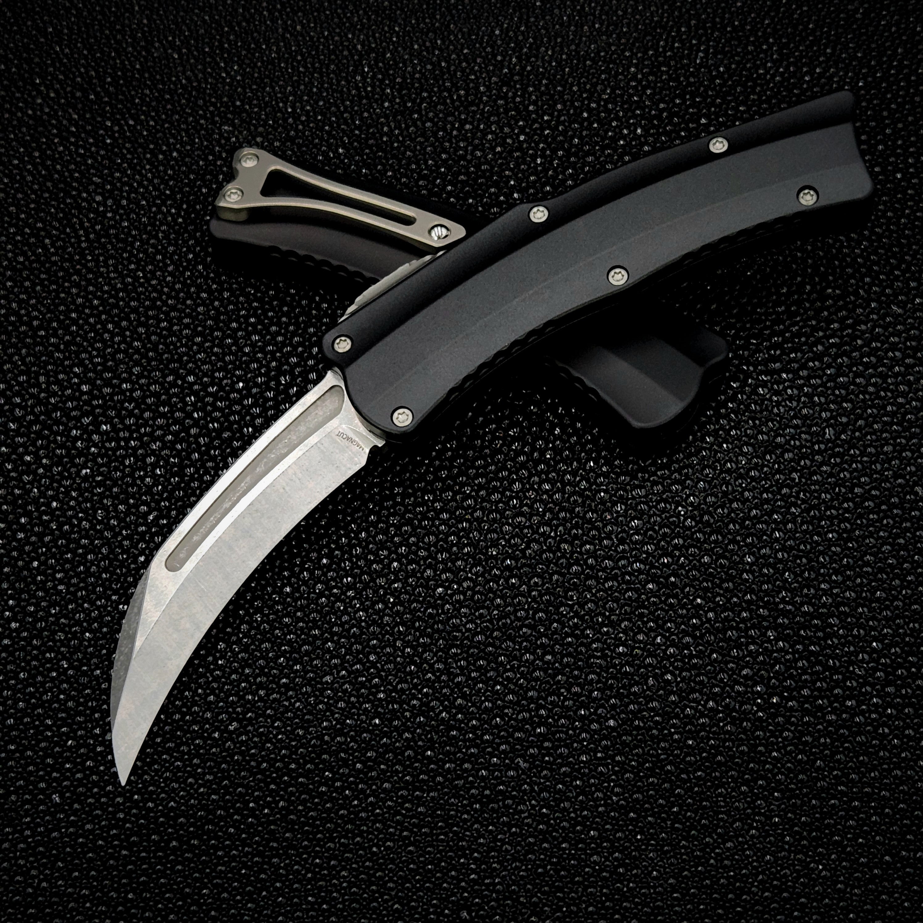 Heretic ROC w/ Stonewash Magnacut & Black Handle H060-2A