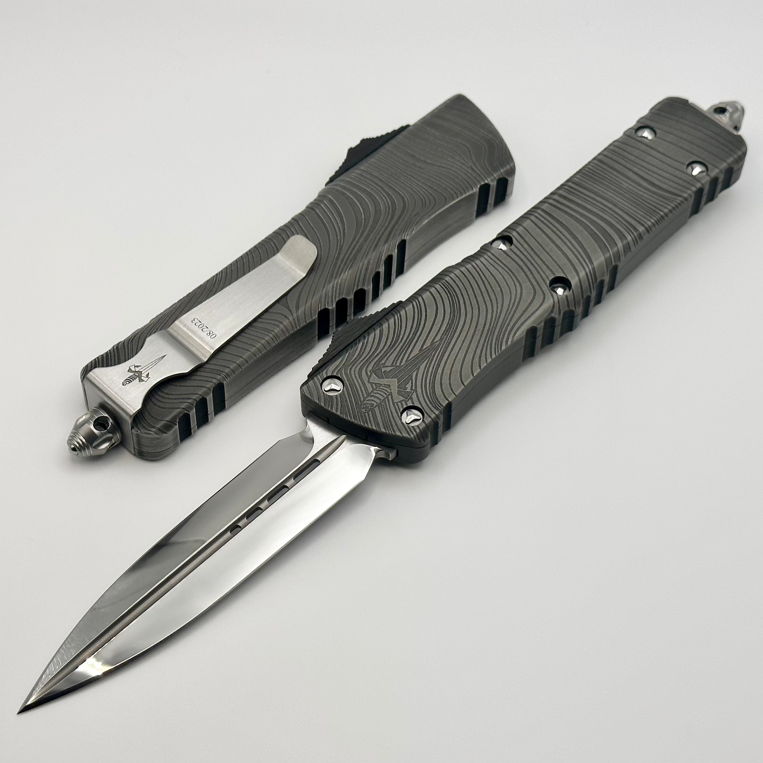 Marfione Custom Knives Combat Troodon Beskar D/E Mirror Polish w/ Carbon Fiber Button & Satin Hardware