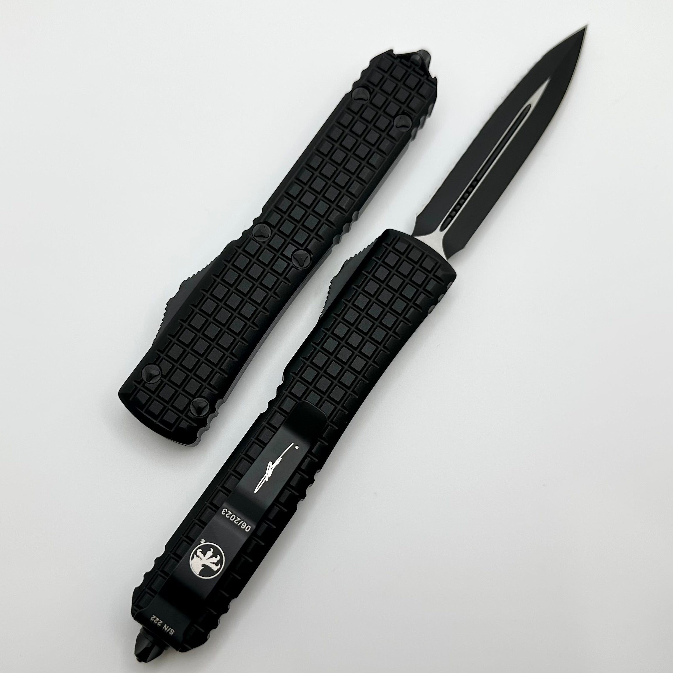 Microtech Ultratech Frag w/ Double Edge Full Serrated Black Tactical Signature Series 122-3TFRS