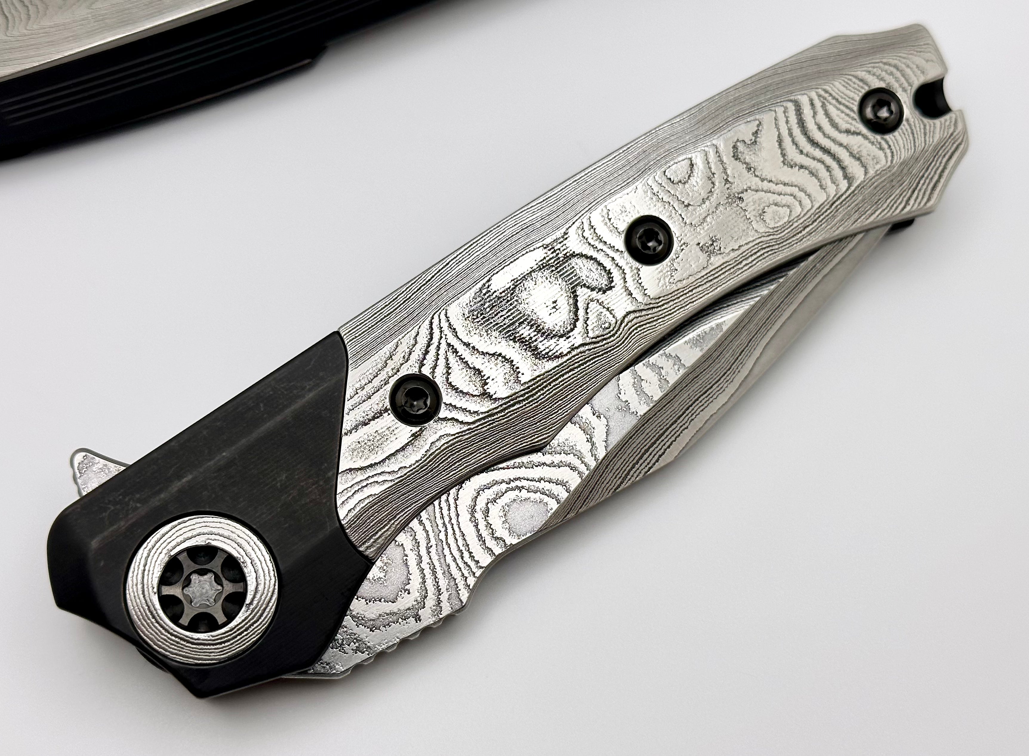 Heretic Knives Wraith V3 DLC Titanium w/ Vegas Forge Wood Grain San Mai Damascus Drop Point Blade & Inlay