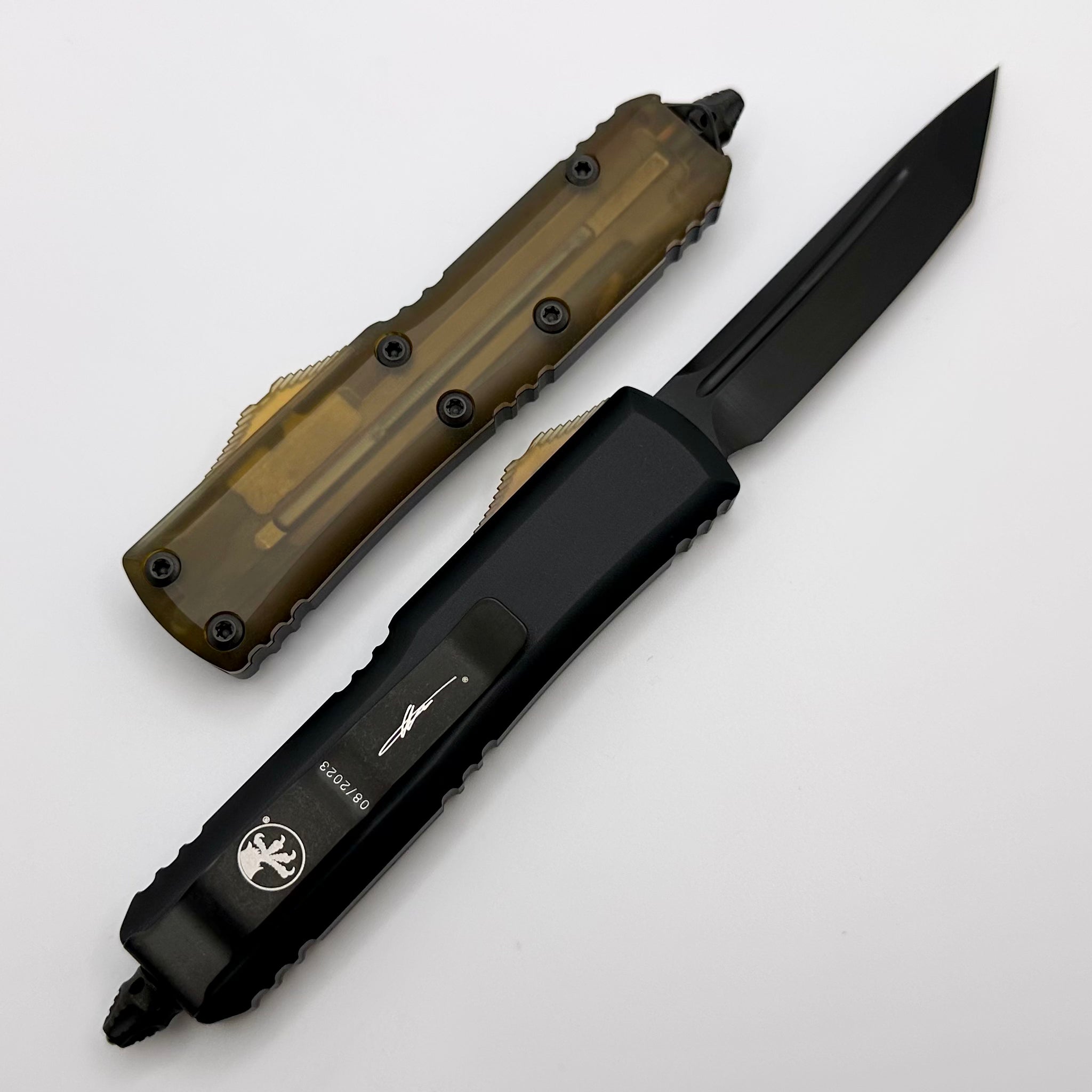 Microtech UTX-85 Ultem Top/Button Tanto DLC MagnaCut Signature Series 233-1DLCTULS