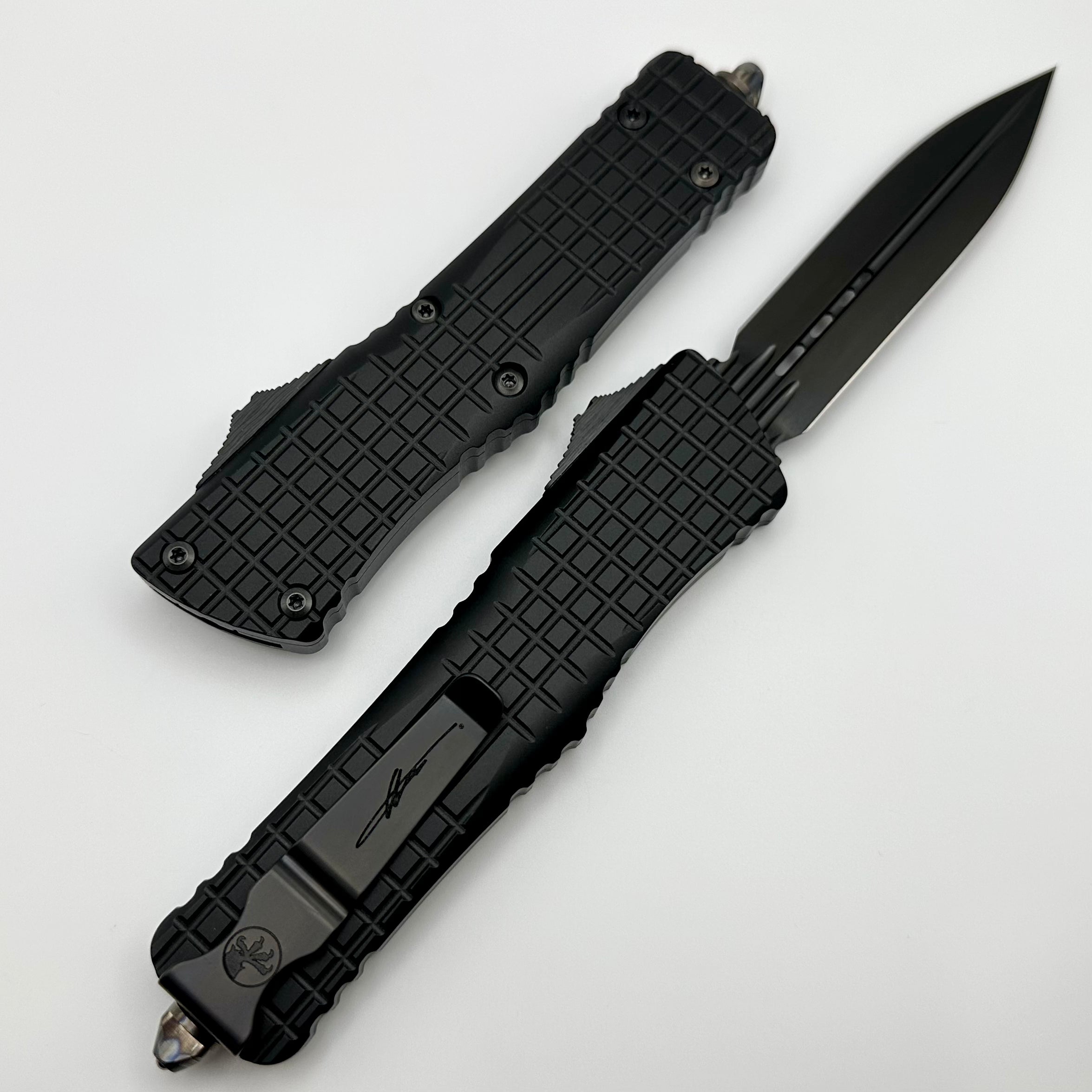 Microtech Combat Troodon Delta Frag Shadow Fluted DLC Double Edge w/ Carbon Fiber Button & Flamed Breaker 142-1CT-DSH