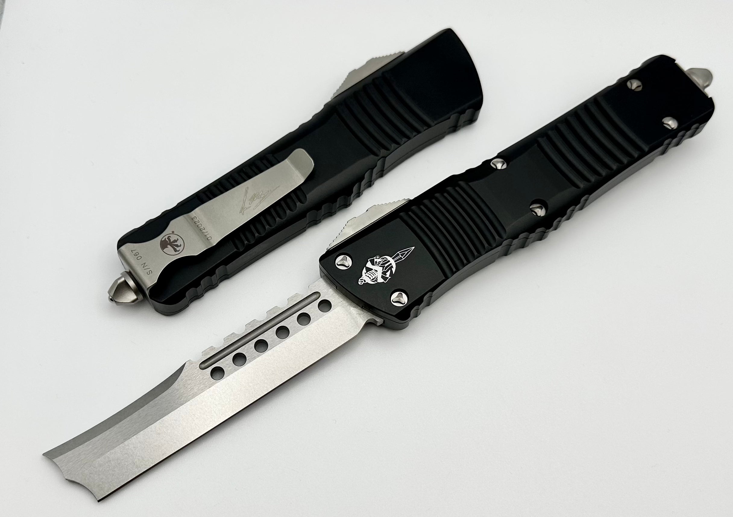 Microtech Combat Troodon Hellhound Straight Razor Stonewash Standard & Black Signature Series 219R-10S