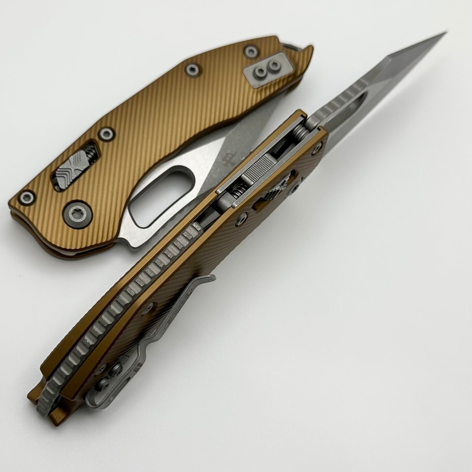 Microtech Knives Manual Stitch RAM LOK Fluted Tan Aluminum Apocalyptic Standard & M390MK 169RL-10APFLTA