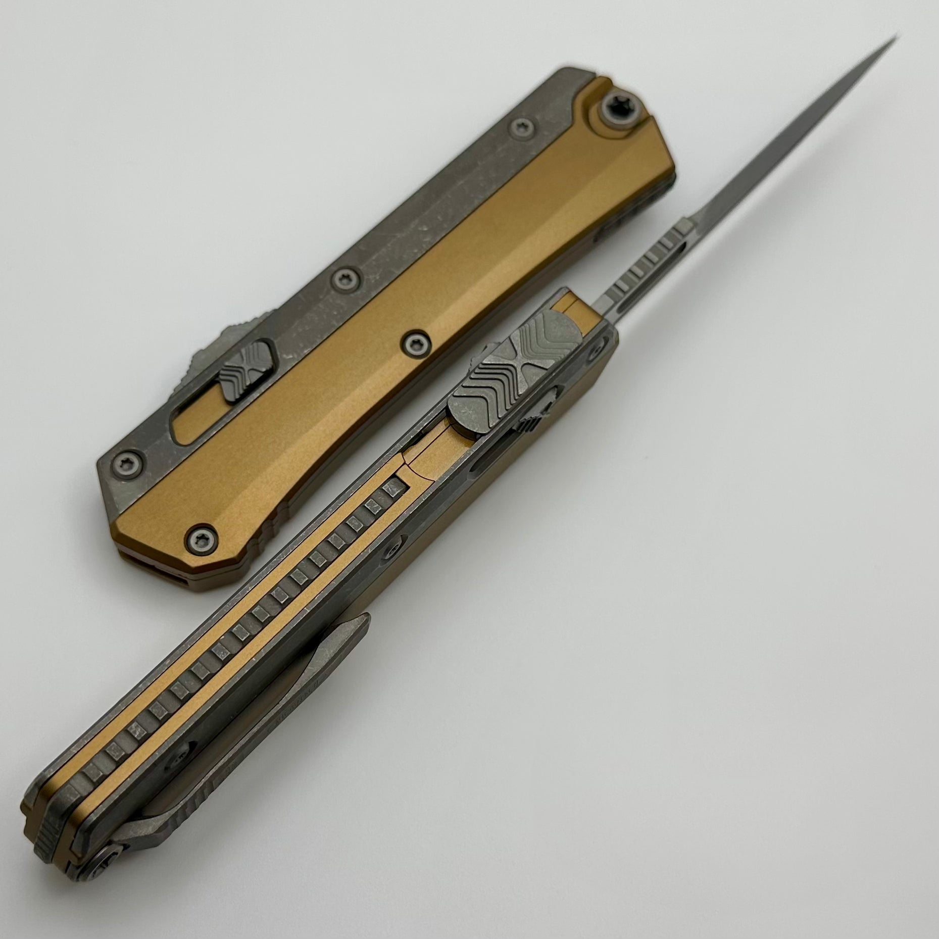 Microtech Glykon Apocalyptic Standard Bayonet w/ Apocalyptic Overlay & Tan Handle 184-10APTA