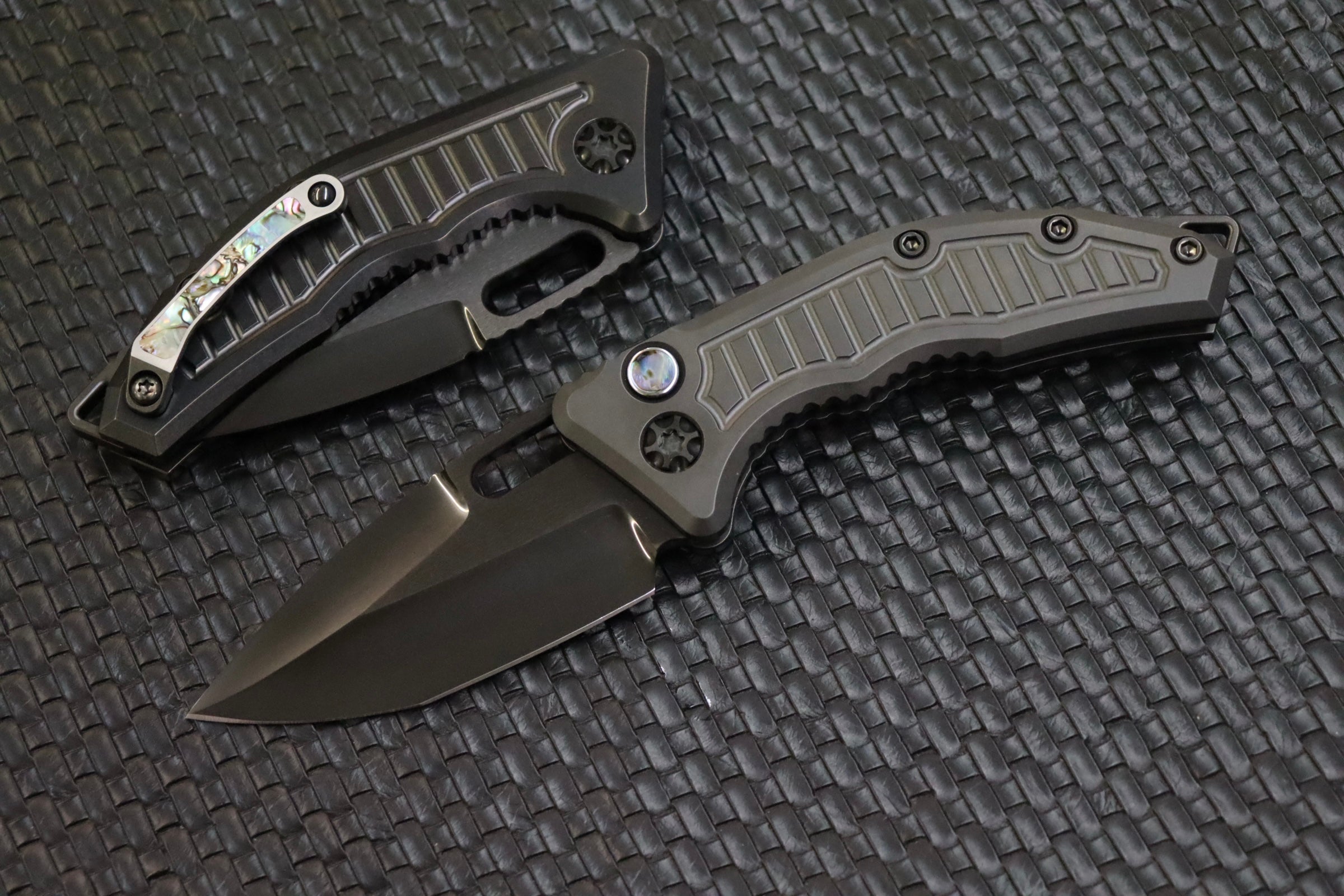 Heretic Knives Medusa Auto DLC Titanium w/ Abalone & Polished DLC Hand Ground Tanto