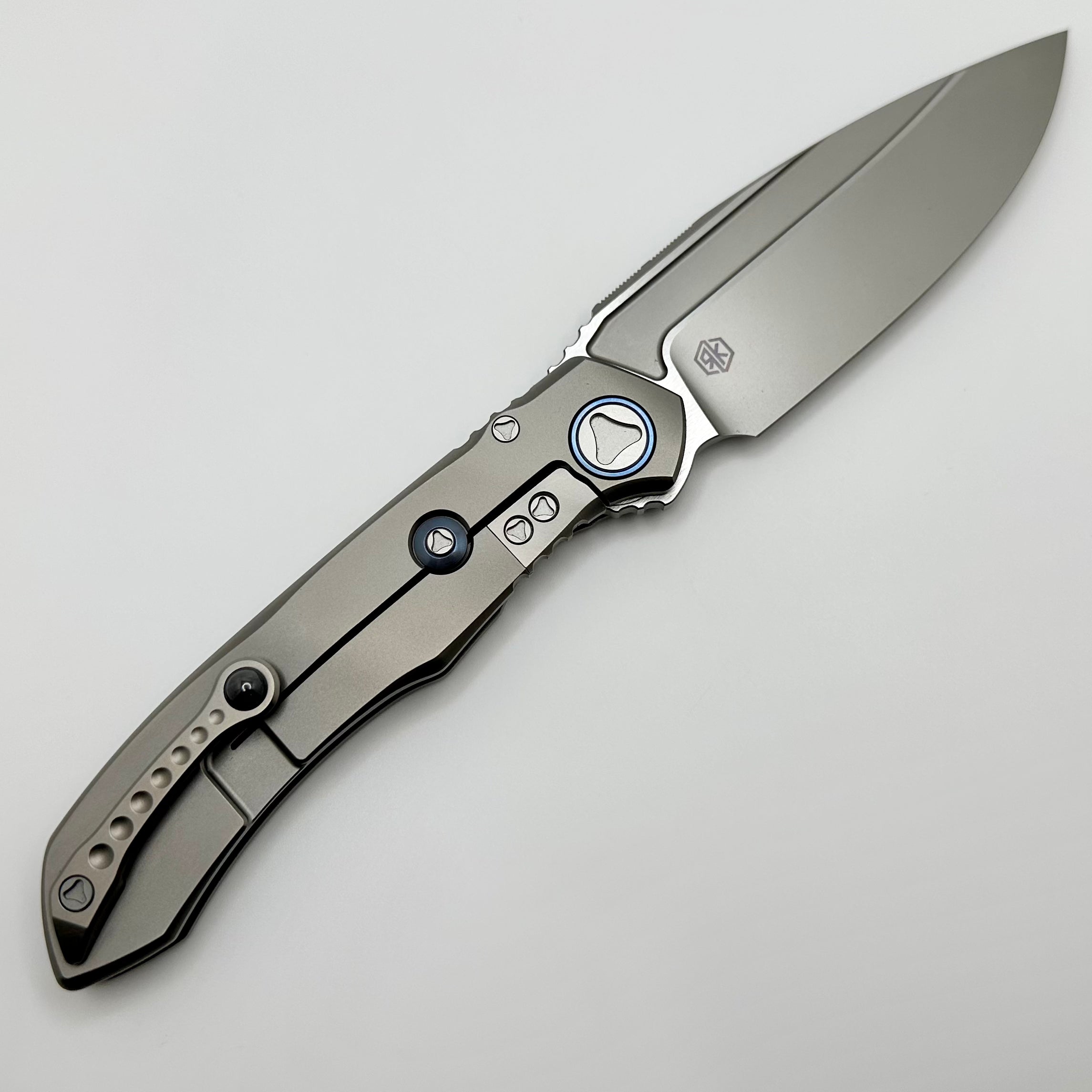 Microtech ANAX Titanium Bead Blast Standard w/ Blue Titanium Pivot Collar & Carbon Fiber Inlay 190C-7CFITI PRE OWNED