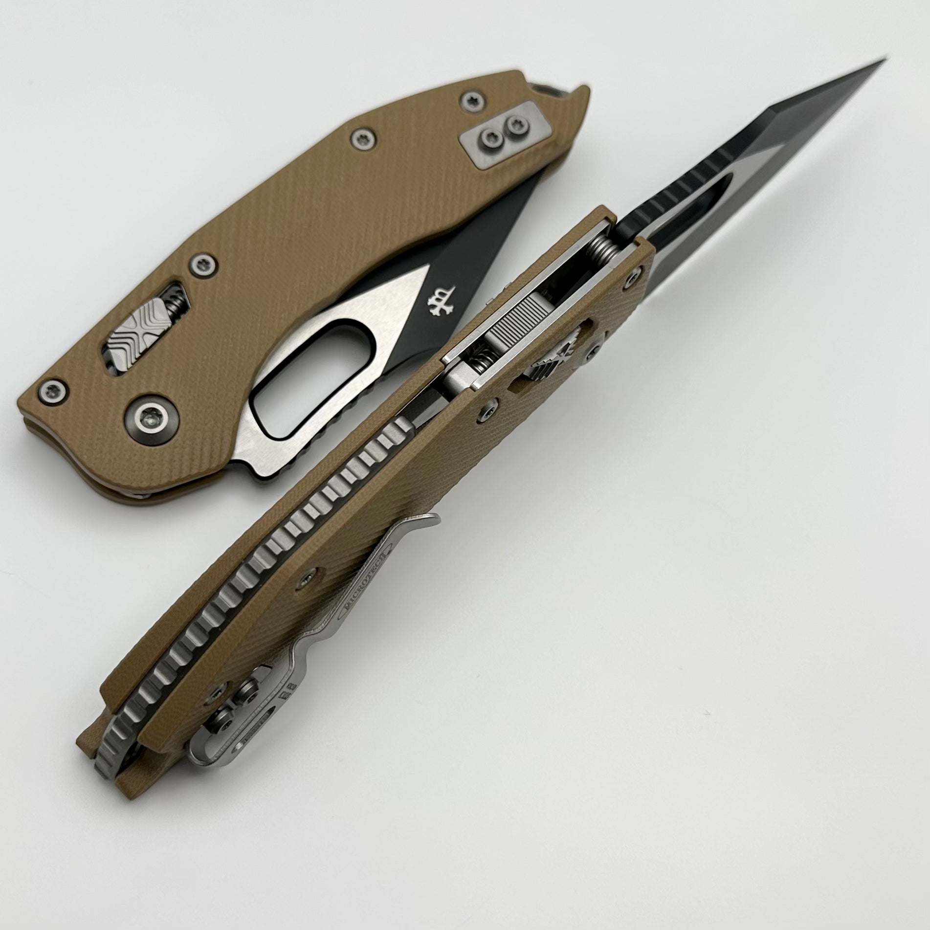 Microtech Knives Manual Stitch RAM LOK Fluted Tan G-10 & Partial Serrated Two Tone Black M390MK 169RL-2FLGTTA