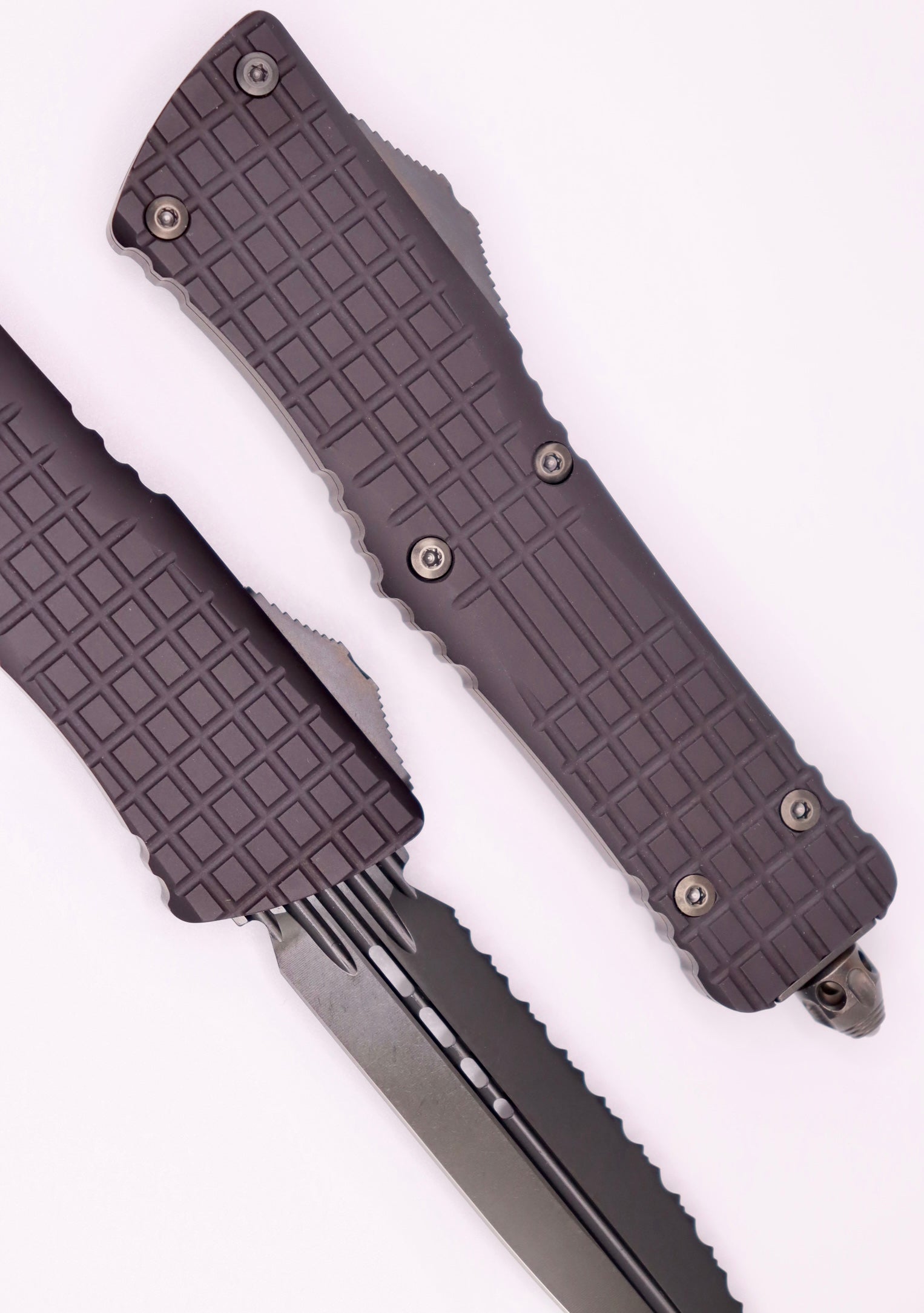 Microtech Combat Troodon Delta Frag Shadow Fluted DLC Double Edge Fully Serrated 142-3CT-DSH