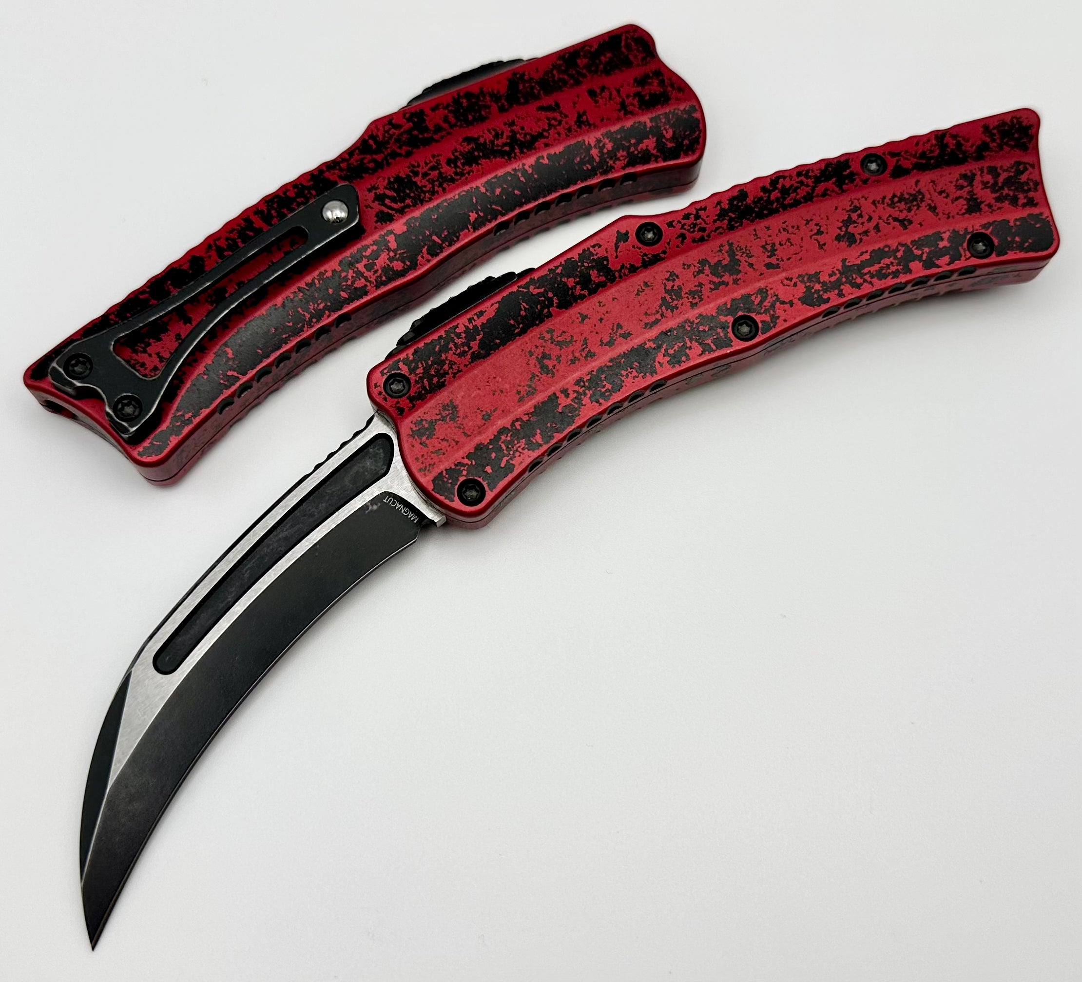 Heretic ROC w/ Battle Black Two Tone Magnacut & Breakthrough Red Handle H060-14A-BRKRED