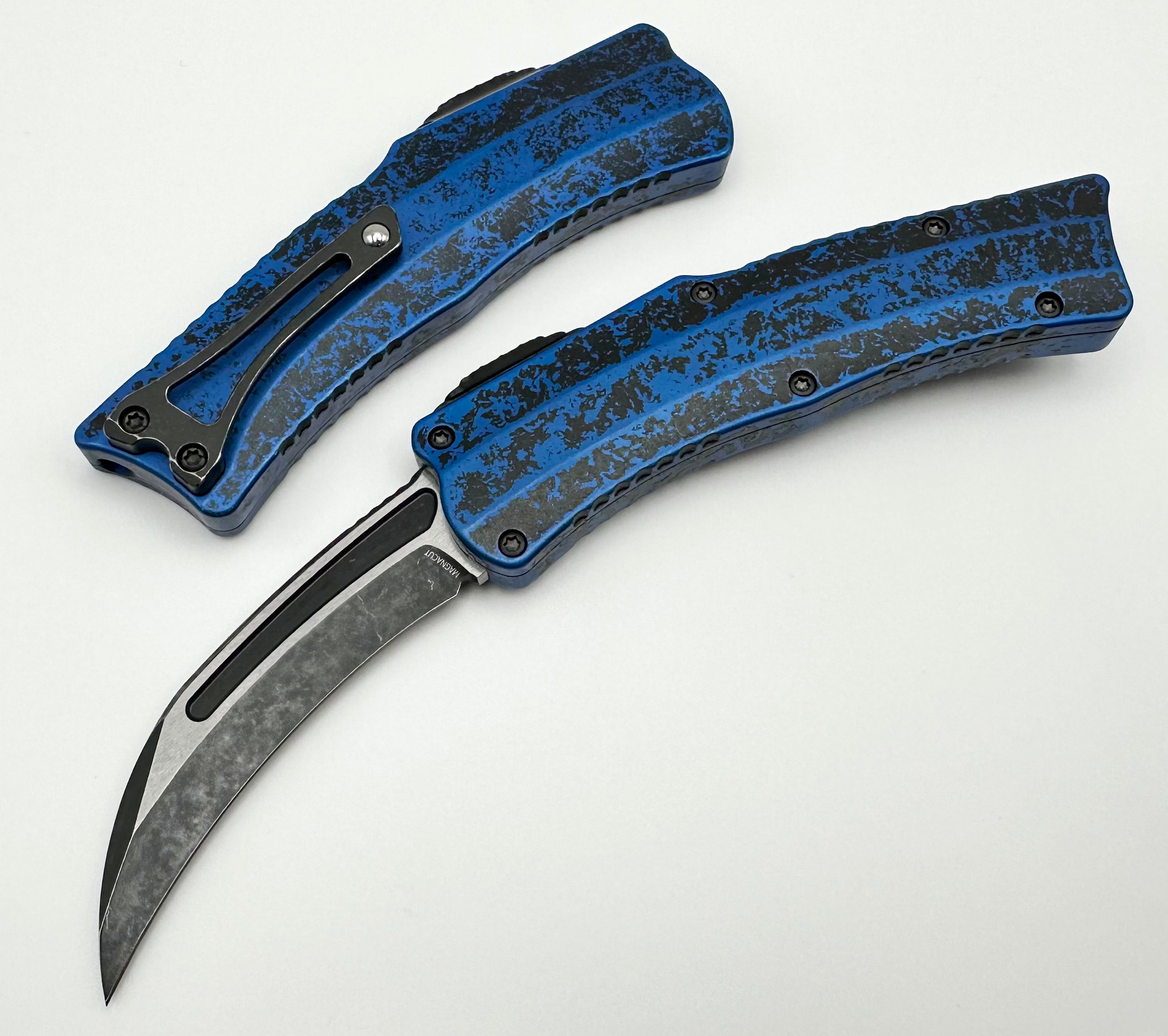 Heretic ROC w/ Battle Black Two Tone Magnacut & Breakthrough Blue Handle H060-14A-BRKBLU