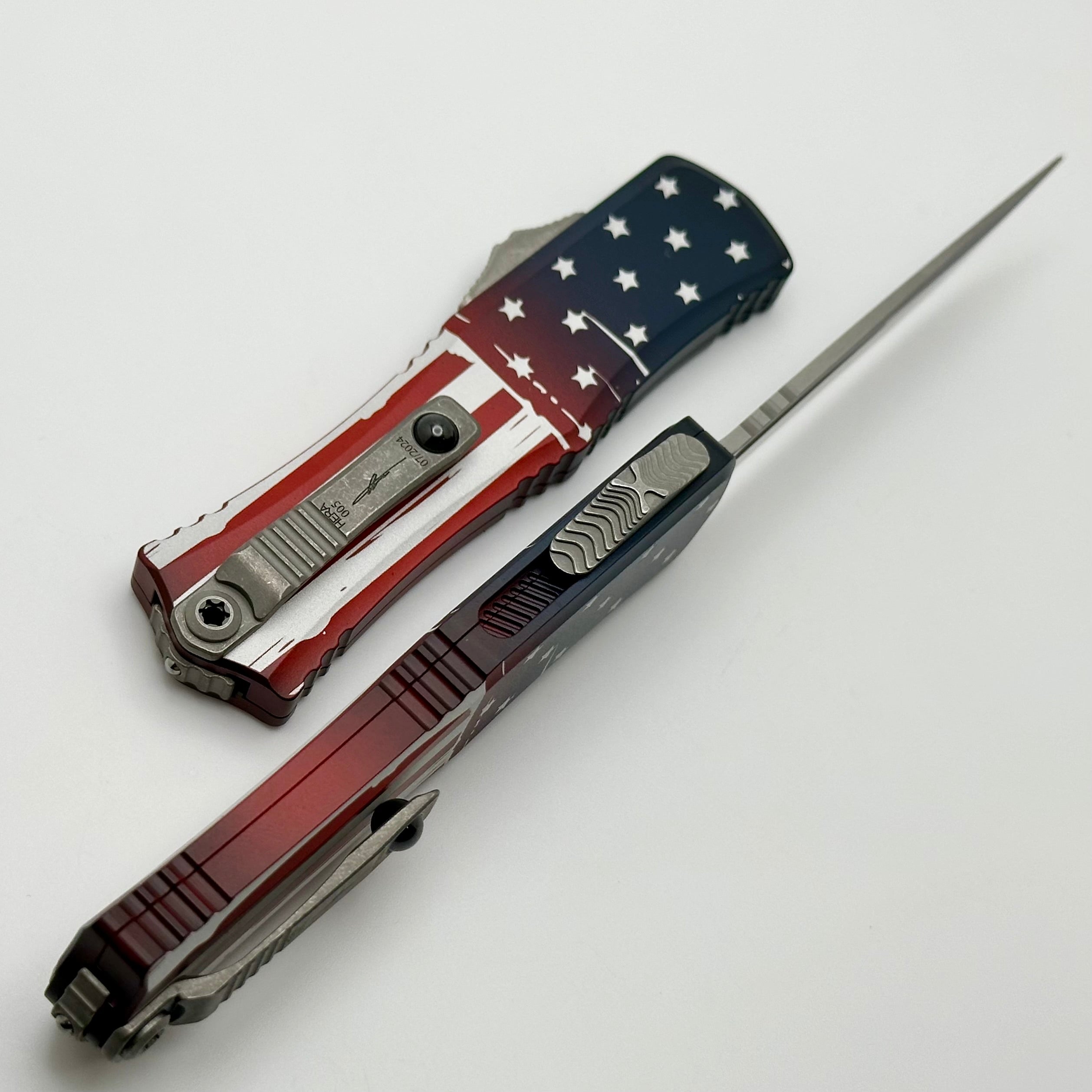 Microtech Knives Hera II Mini USA Flag Apocalyptic Recurve M390MK Signature Series 1705M-10FLAGS