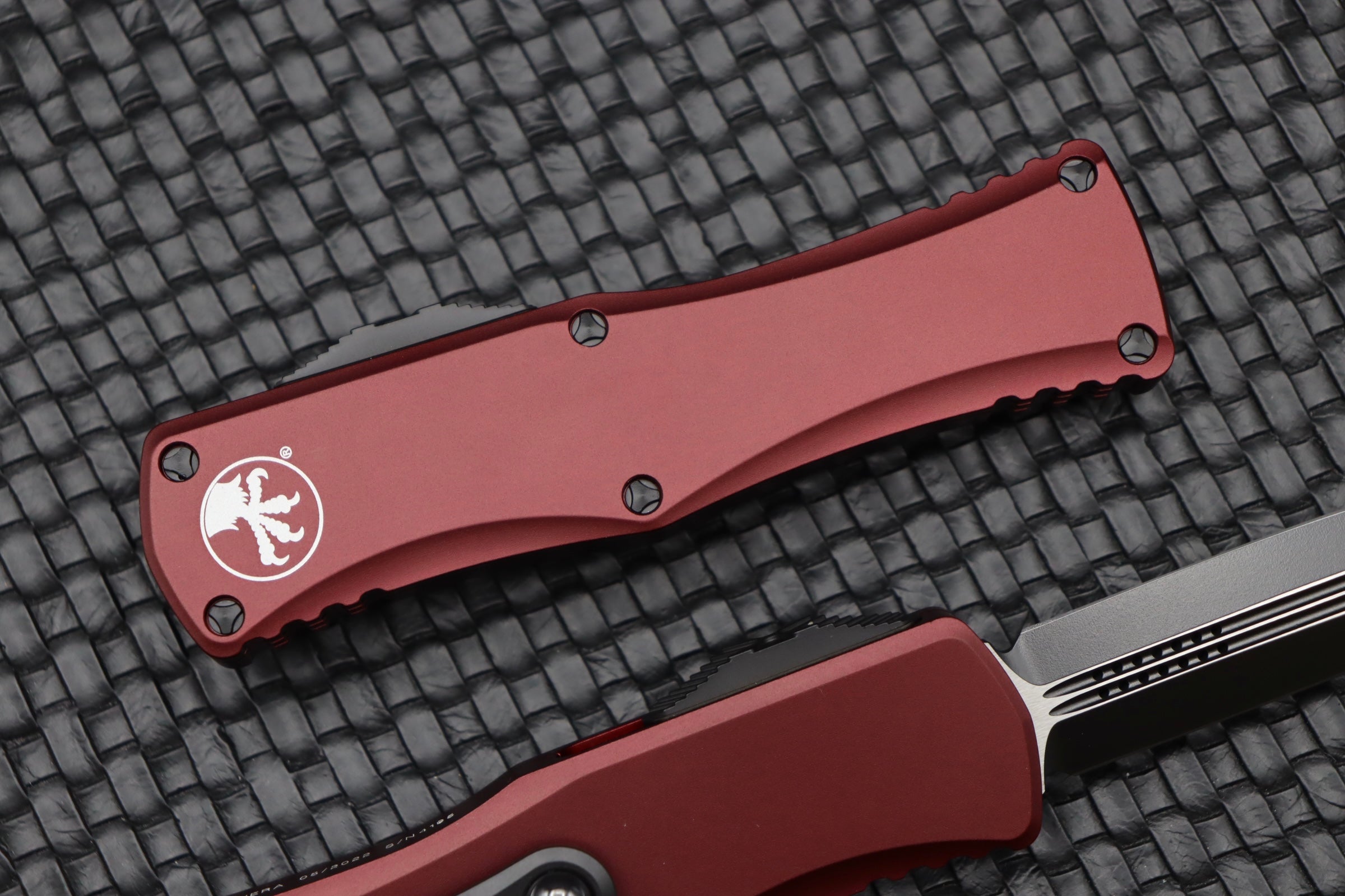 Microtech Hera Double Edge Black Standard & Merlot 702-1MR