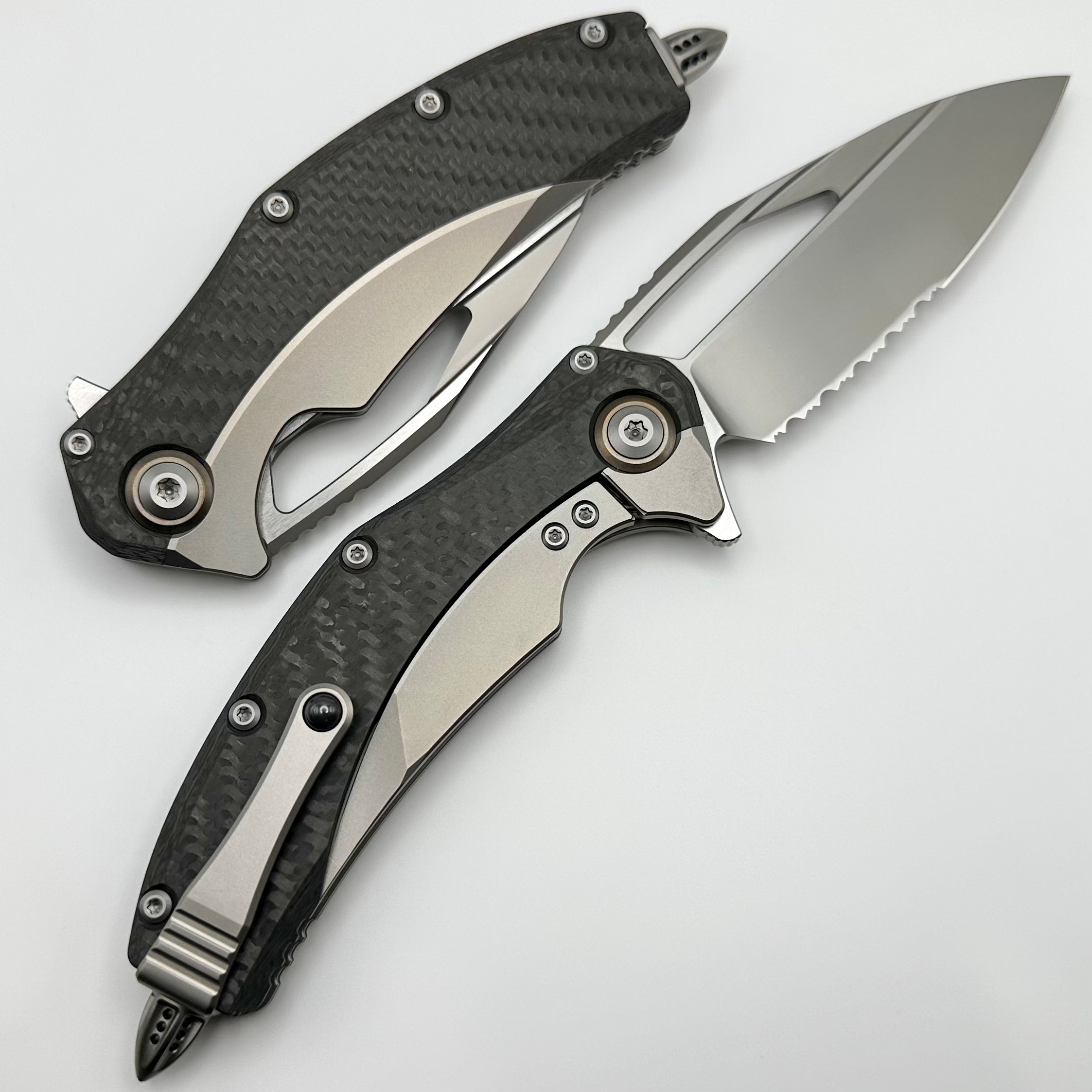 Microtech Matrix Titanium w/ Carbon Fiber Scales & Bronze Ti Pivot Collars w/ Partial Serrated Bead Blast M390 165C-8CFTI