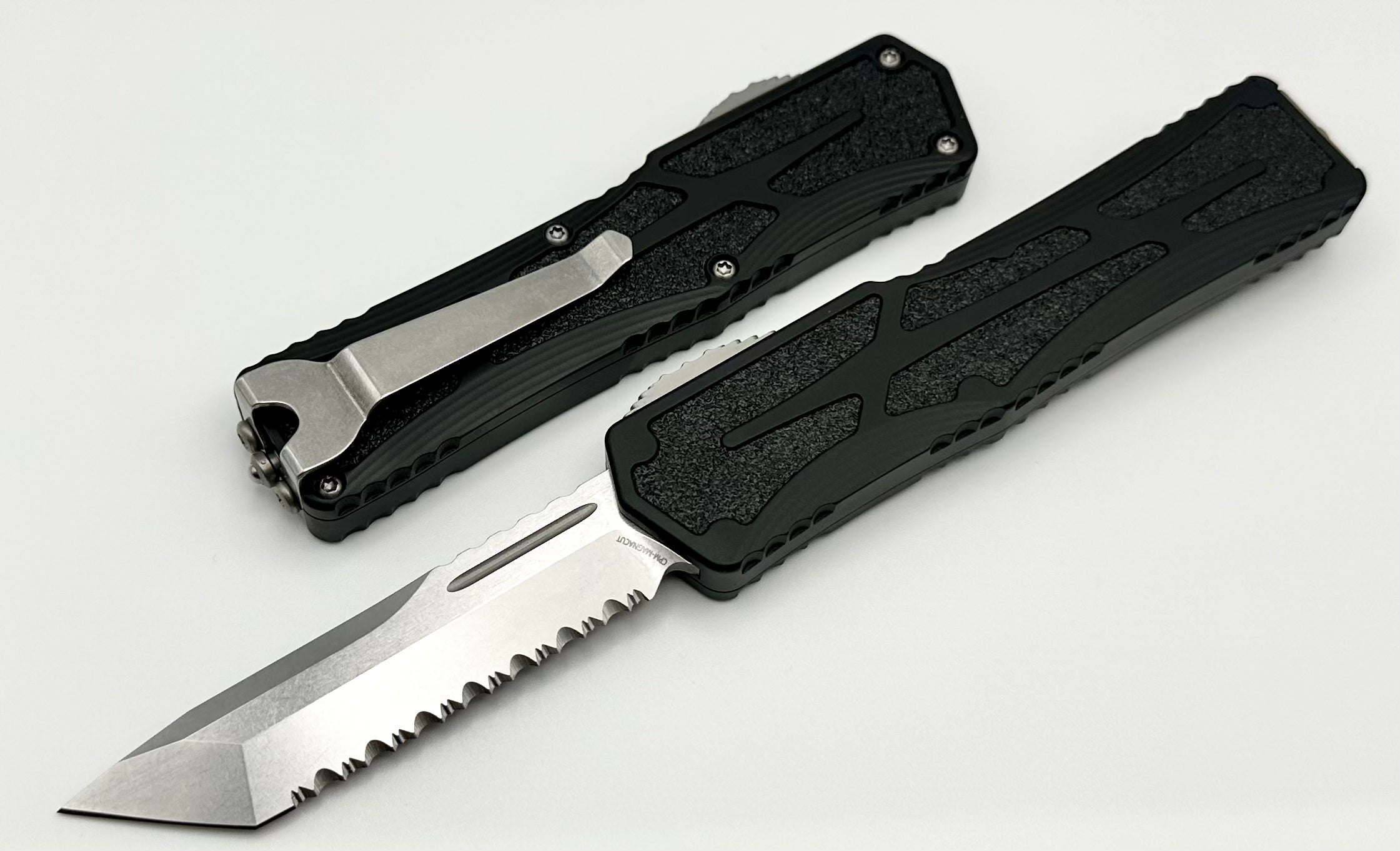 Heretic Knives Colossus Tanto Full Serrated Magnacut & Black H040-2C