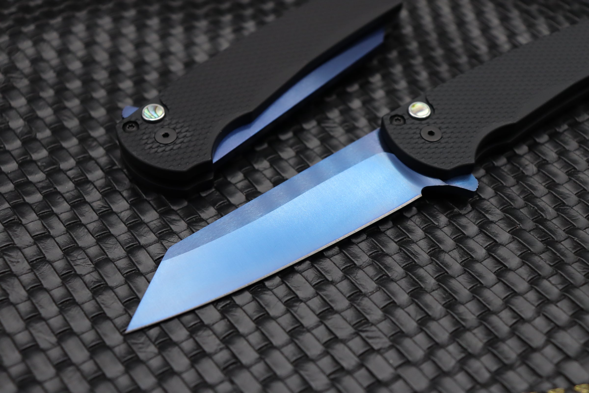 Pro-Tech Malibu NYCKS 2021 Textured Black with Abalone Button & Sapphire Blue S45 Blade 5206-SB