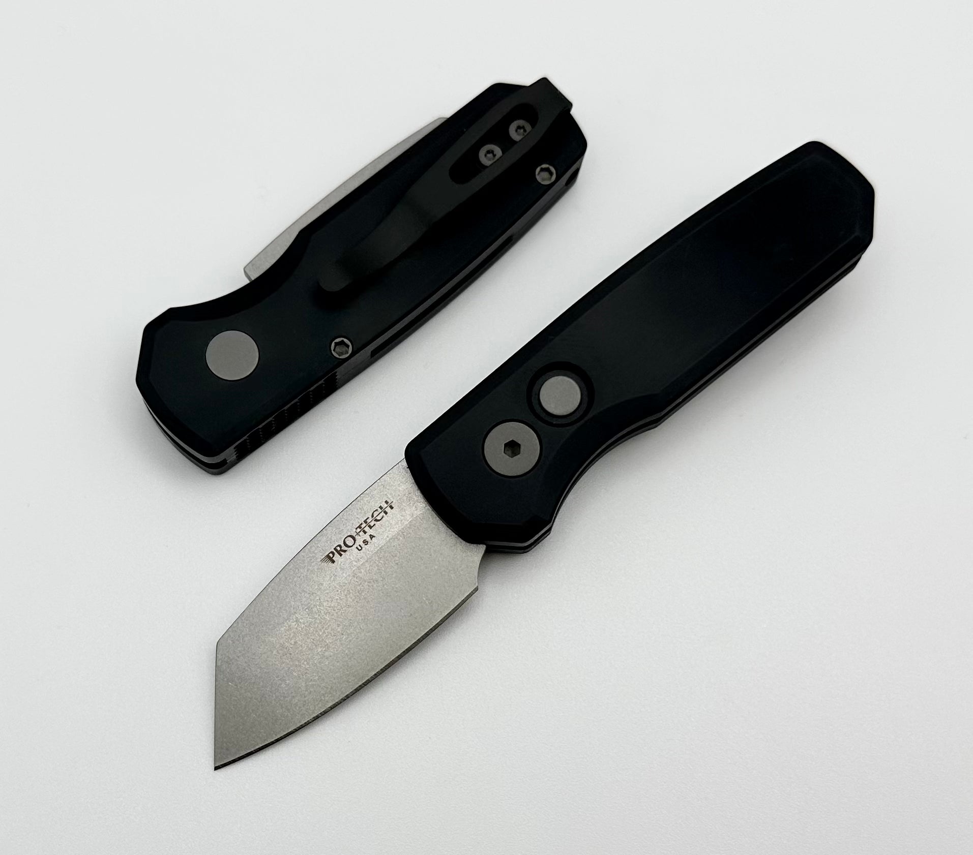 Pro-Tech Runt 5 w/ Black Handle & Stonewash MagnaCut R5401