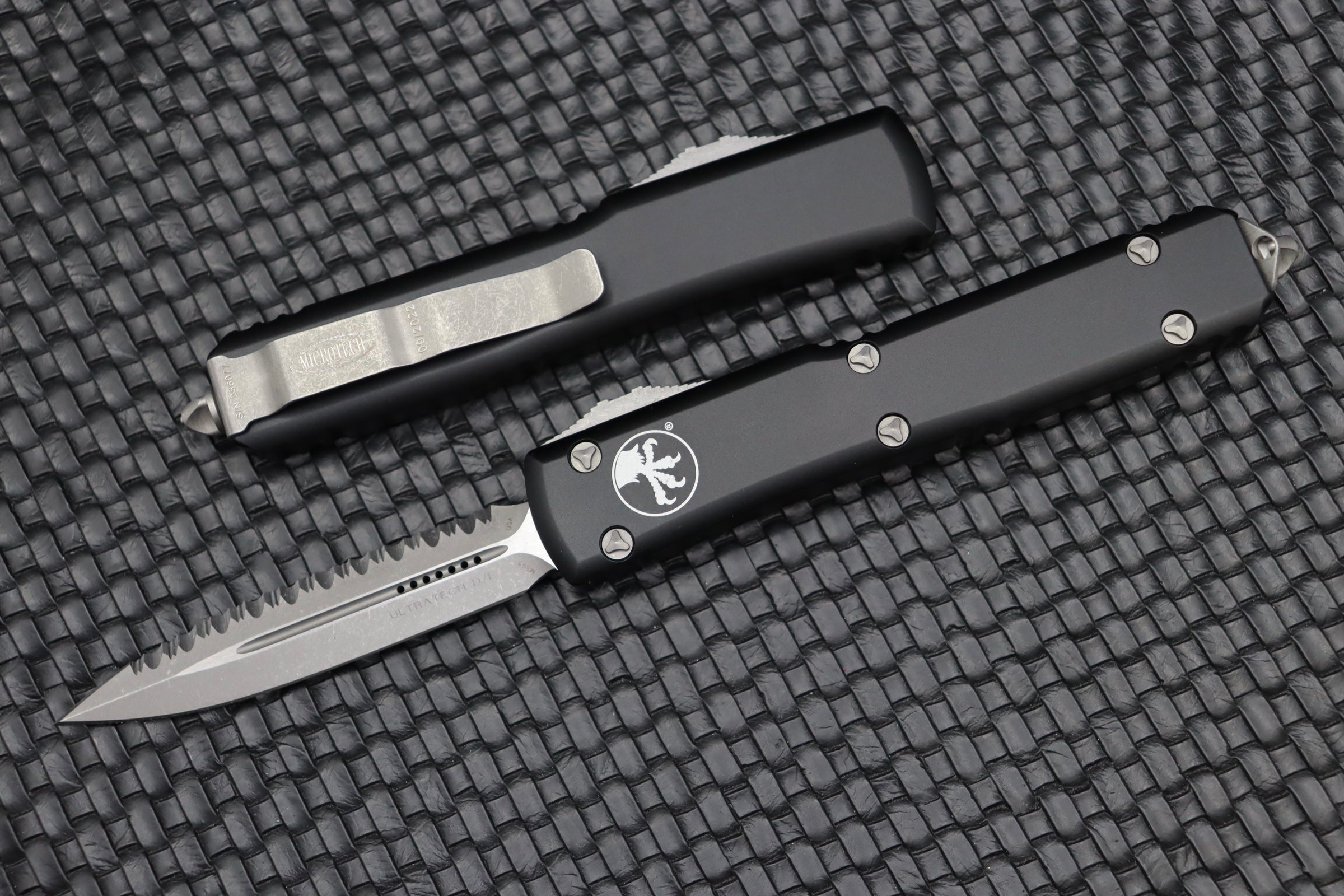 Microtech Ultratech D/E Apocalyptic Full Serrated 122-12AP