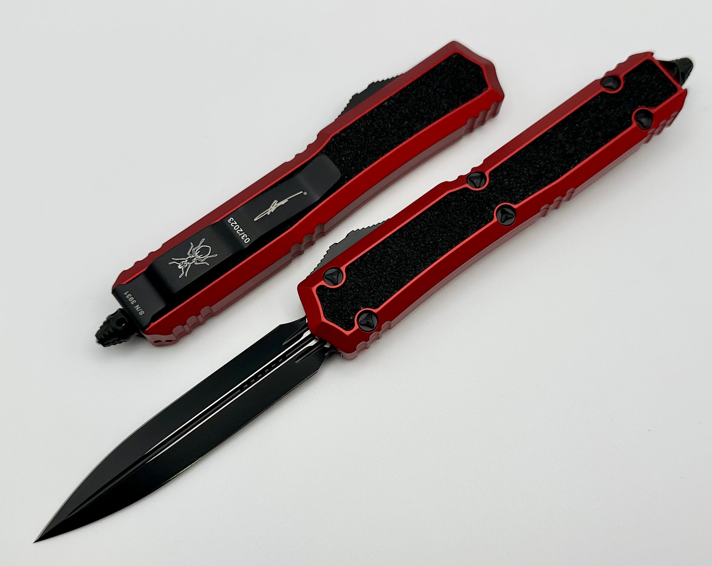 Microtech Makora Red & Black Double Edge Signature Series 206-1RDS