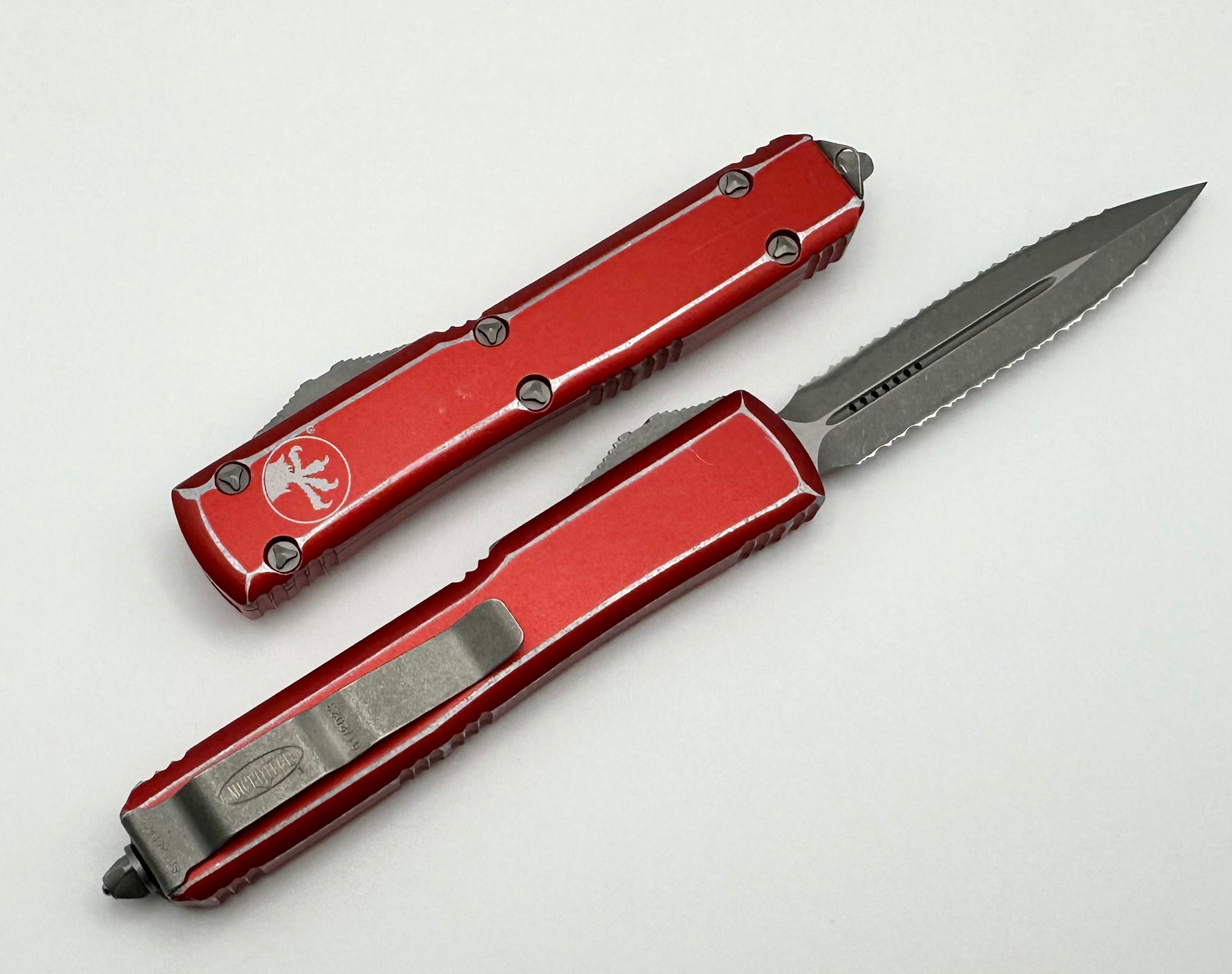 Microtech Ultratech Double Edge Double Full Serrated Apocalyptic & Distressed Red 122-D12DRD