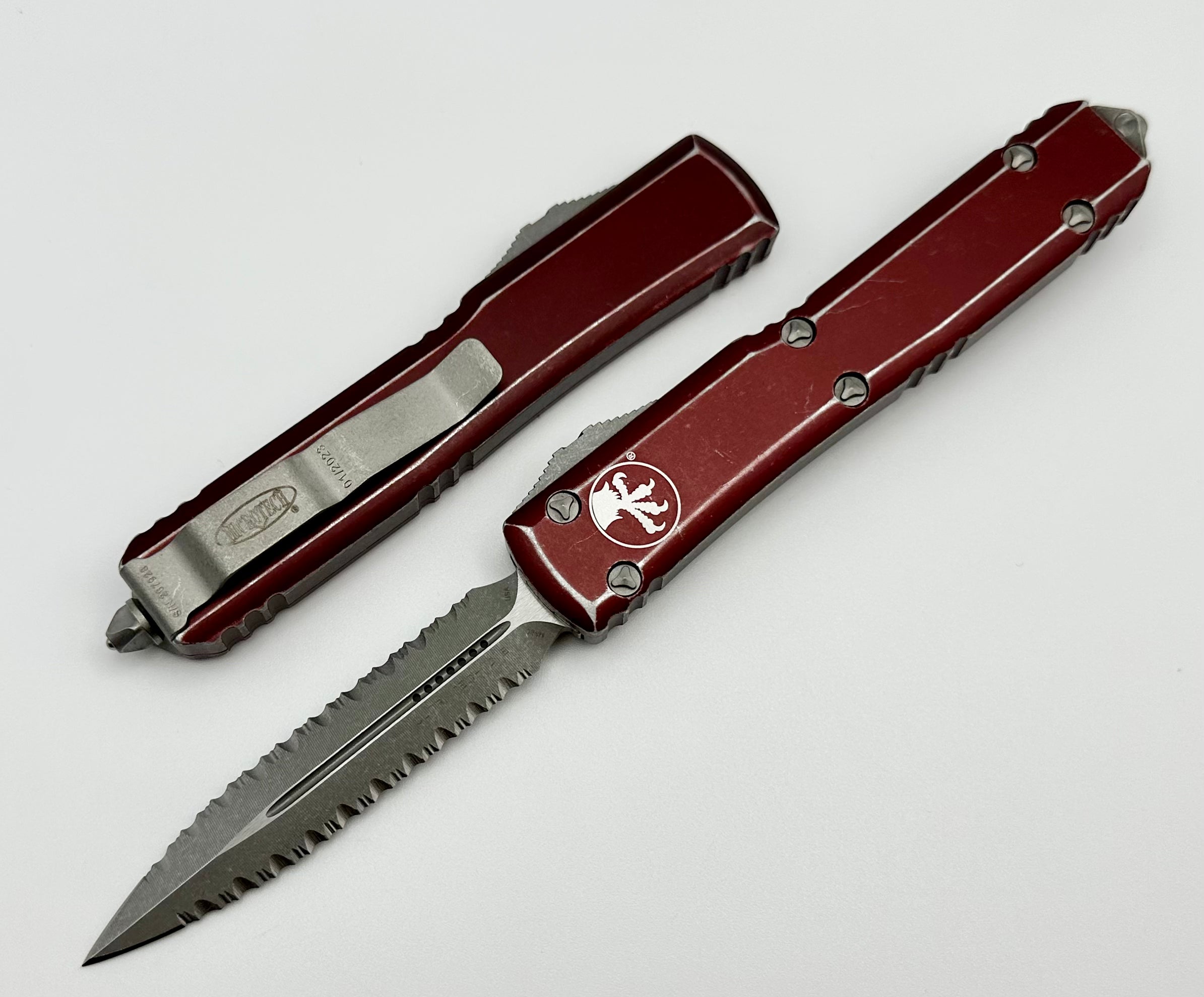 Microtech Ultratech Double Edge Double Full Serrated Apocalyptic & Distressed Merlot 122-D12DMR