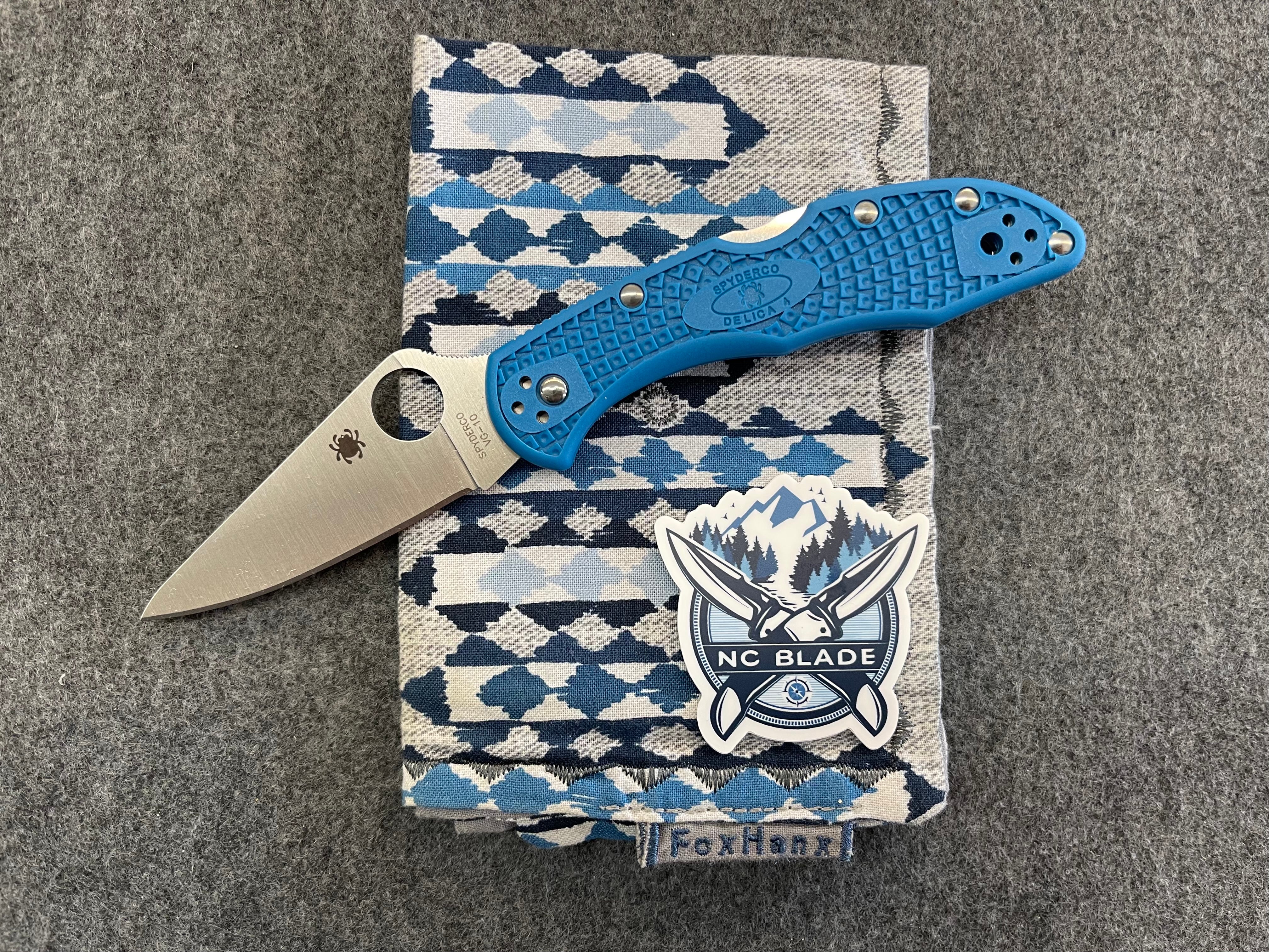 Spyderco Delica 4 Flat Ground Blue VG-10 C11FPBL