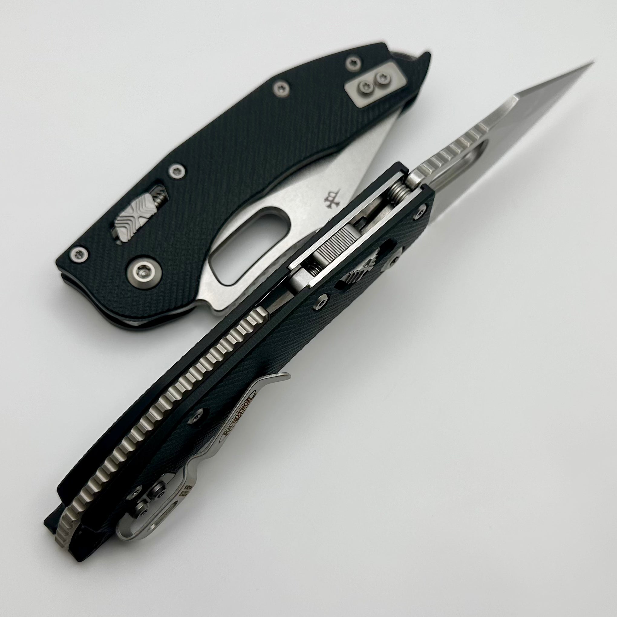 Microtech Knives Manual Stitch RAM LOK Fluted Black G-10 & Full Serrated M390MK 169RL-12FLGTBK