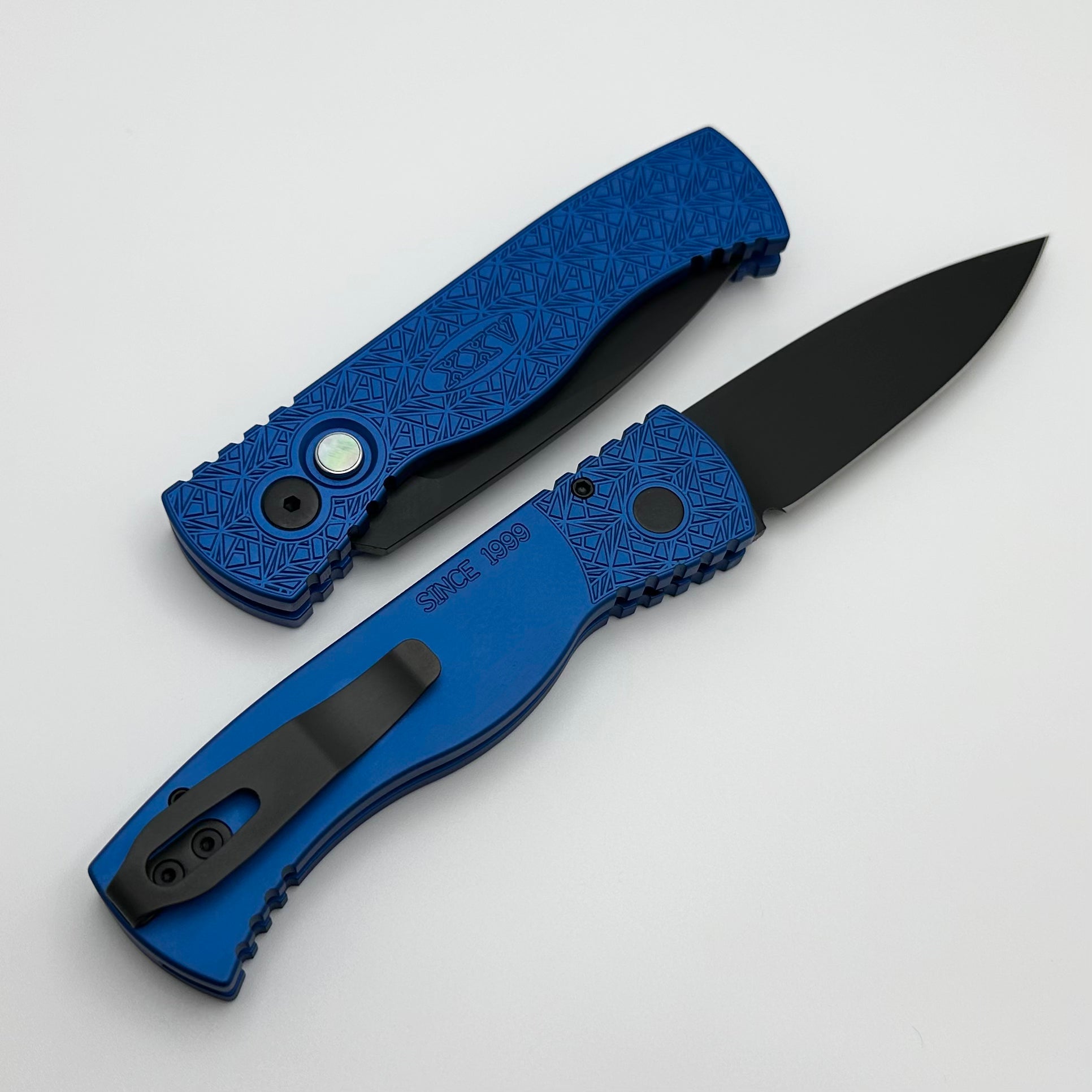 Pro-Tech TR-2 Tactical Response 2 Blue Nexus Handle w/ DLC MagnaCut T206-NEXUS-Blue