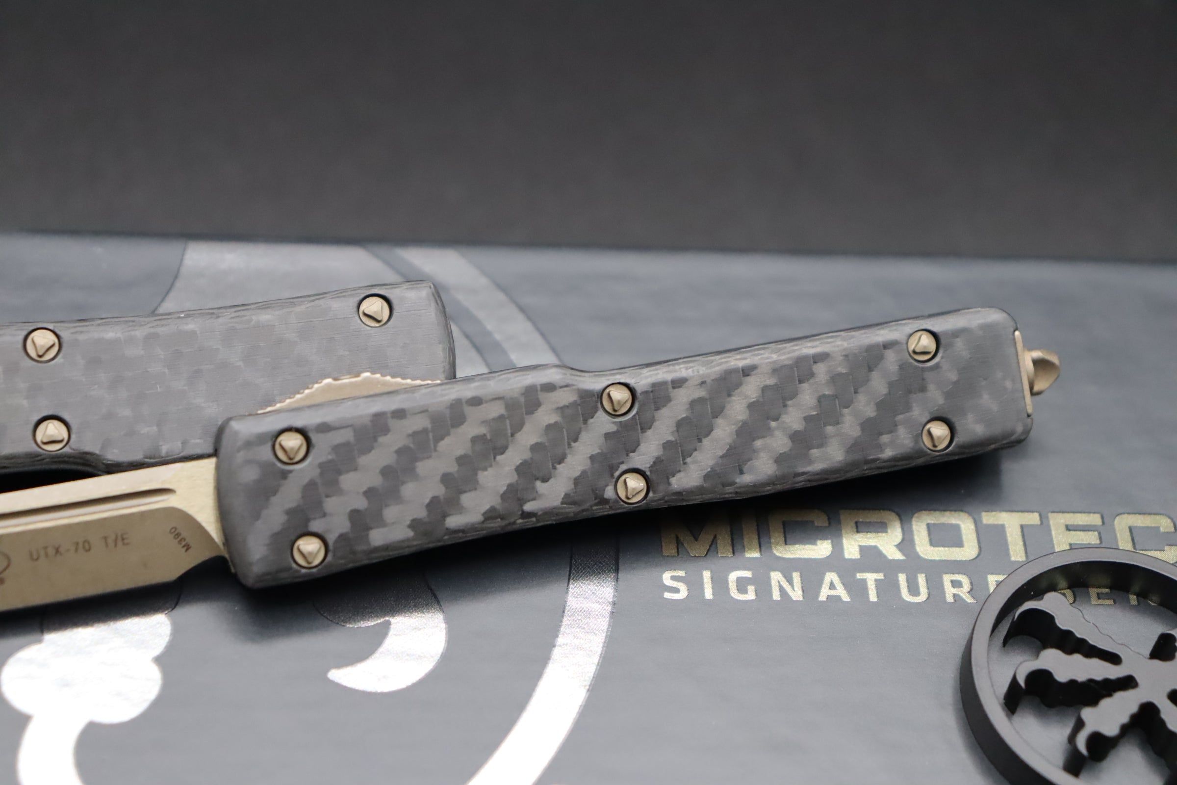 Microtech UTX-70 T/E Bronze Apocalyptic Carbon Fiber 149-13APCFS