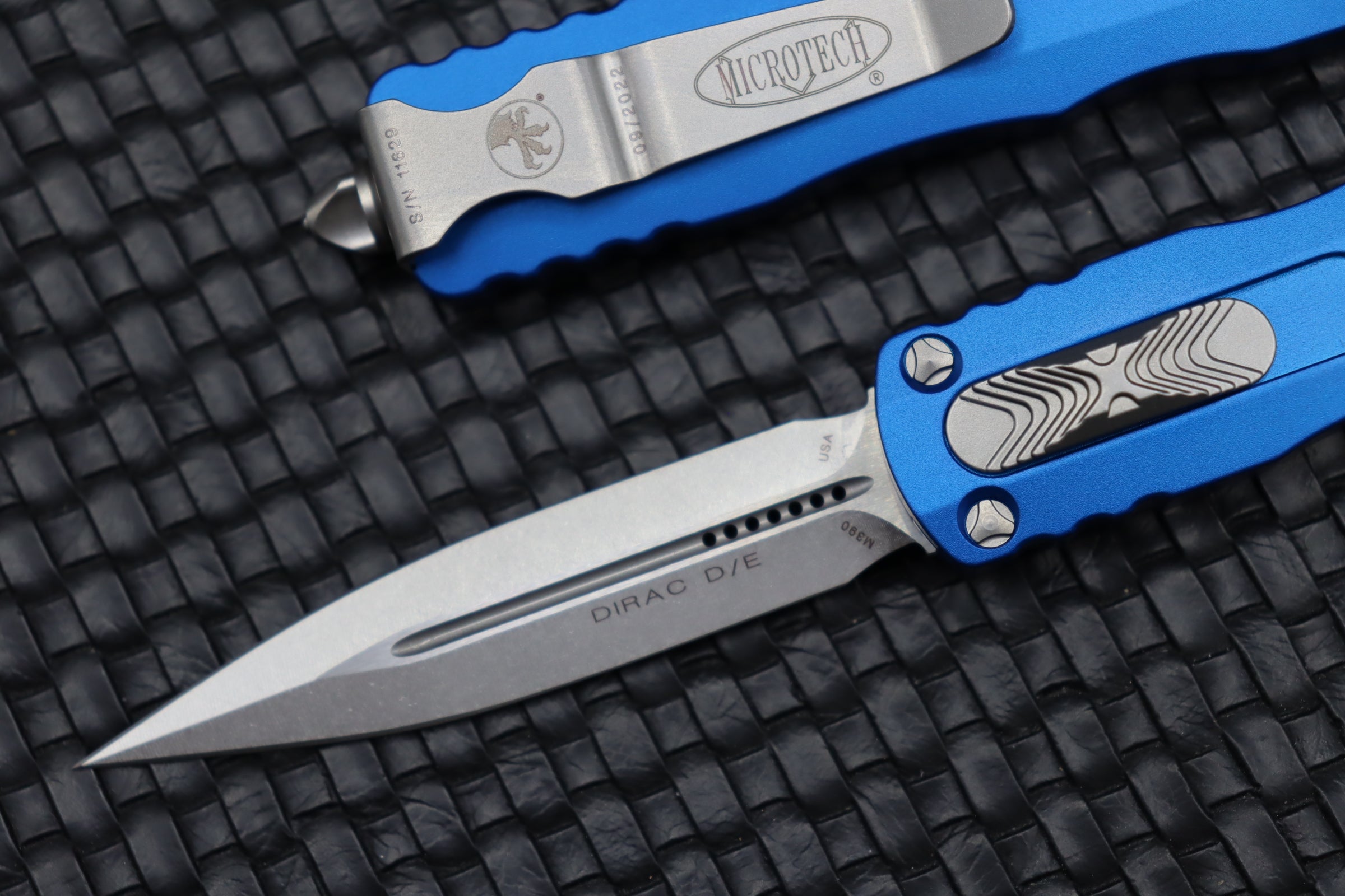 Microtech Dirac D/E Stonewash Standard & Blue 225-10BL