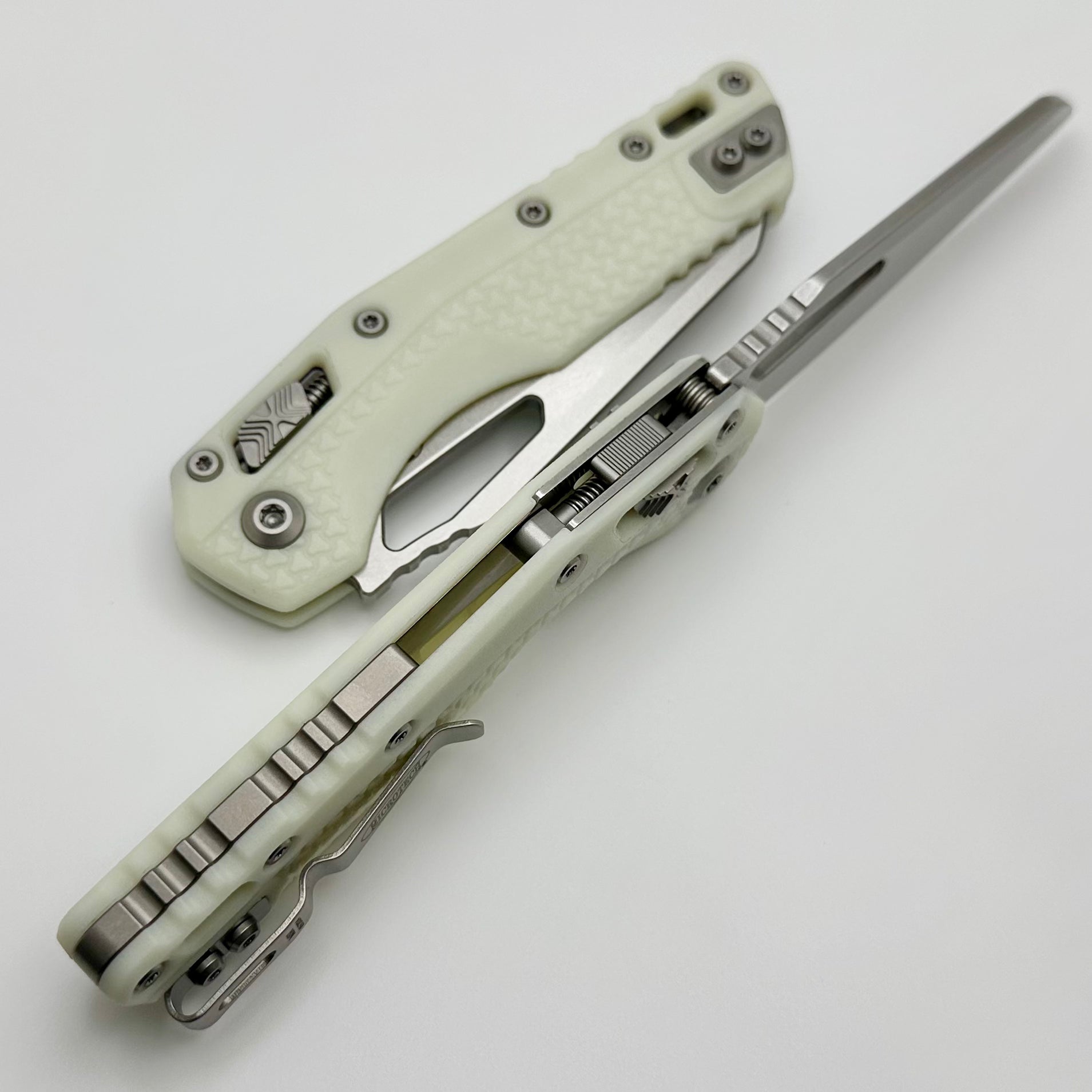 Microtech Knives MSI RAM LOK White Polymer Injection Molded & M390MK 210T-10PMWH