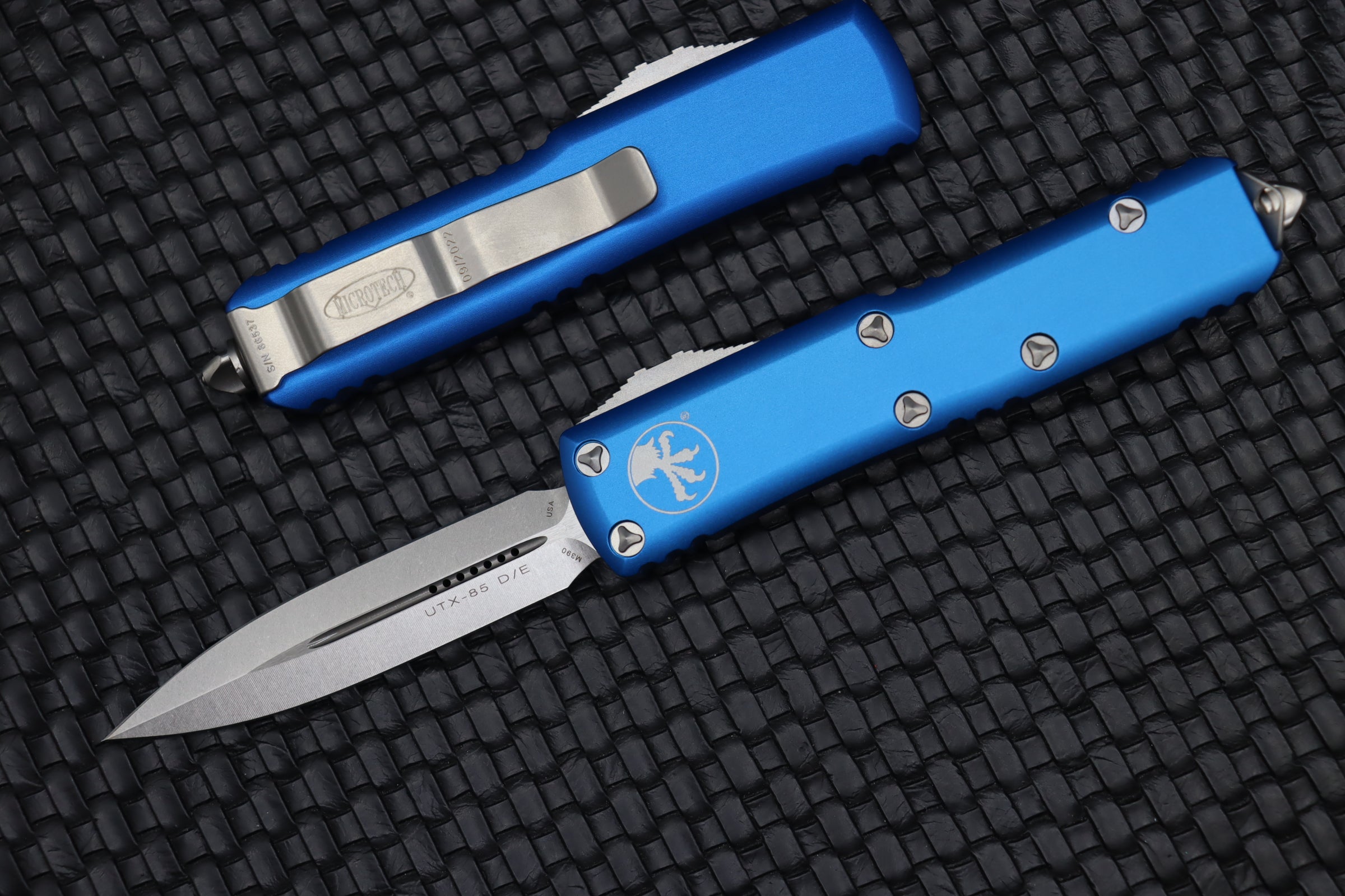 Microtech UTX-85 Double Edge Stonewash Standard & Blue 232-10BL