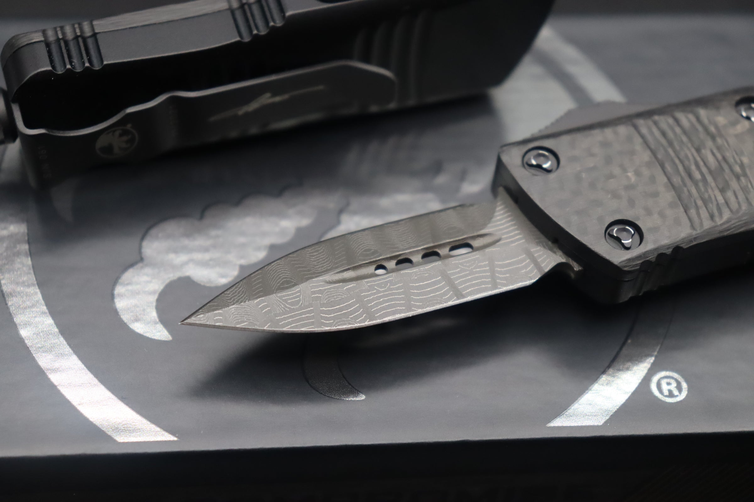 Microtech Mini Troodon D/E Damascus Carbon Fiber Top 238-16CFS