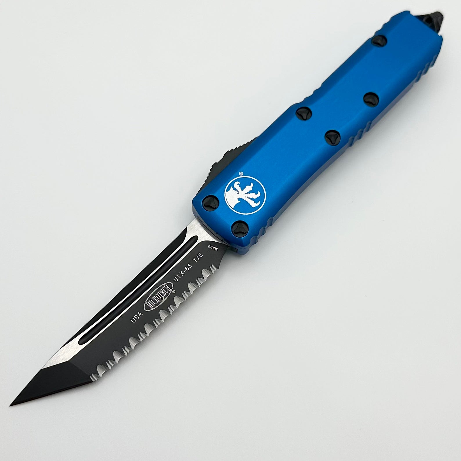 Microtech UTX-85 Tanto Black Full Serrated & Blue 233-3BL