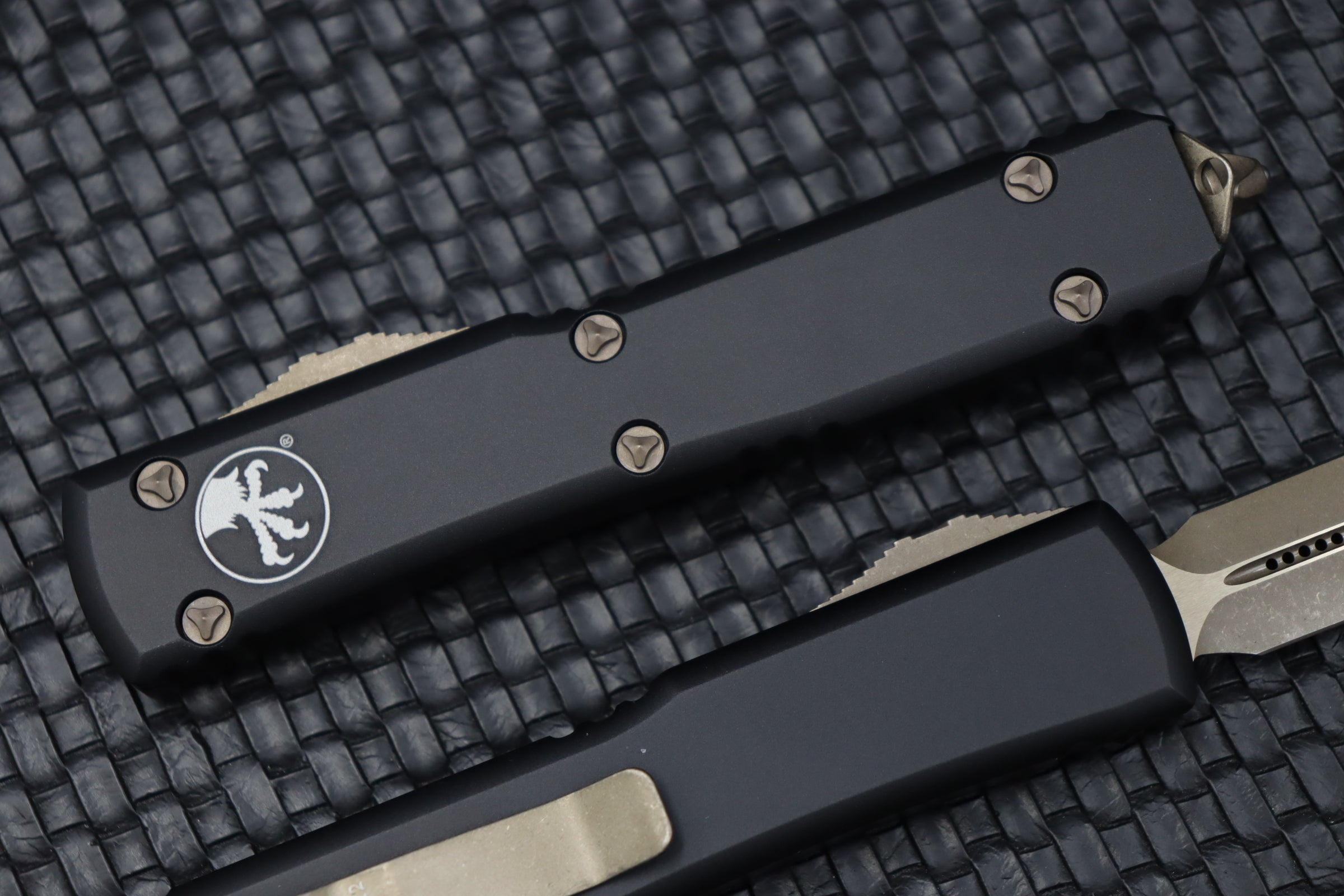 Microtech Ultratech Spartan w/ Bronzed Apocalyptic & Black 223-13AP