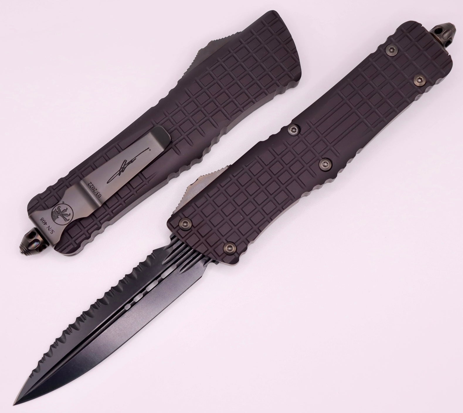 Microtech Combat Troodon Delta Frag Shadow Fluted DLC Double Edge Fully Serrated 142-3CT-DSH