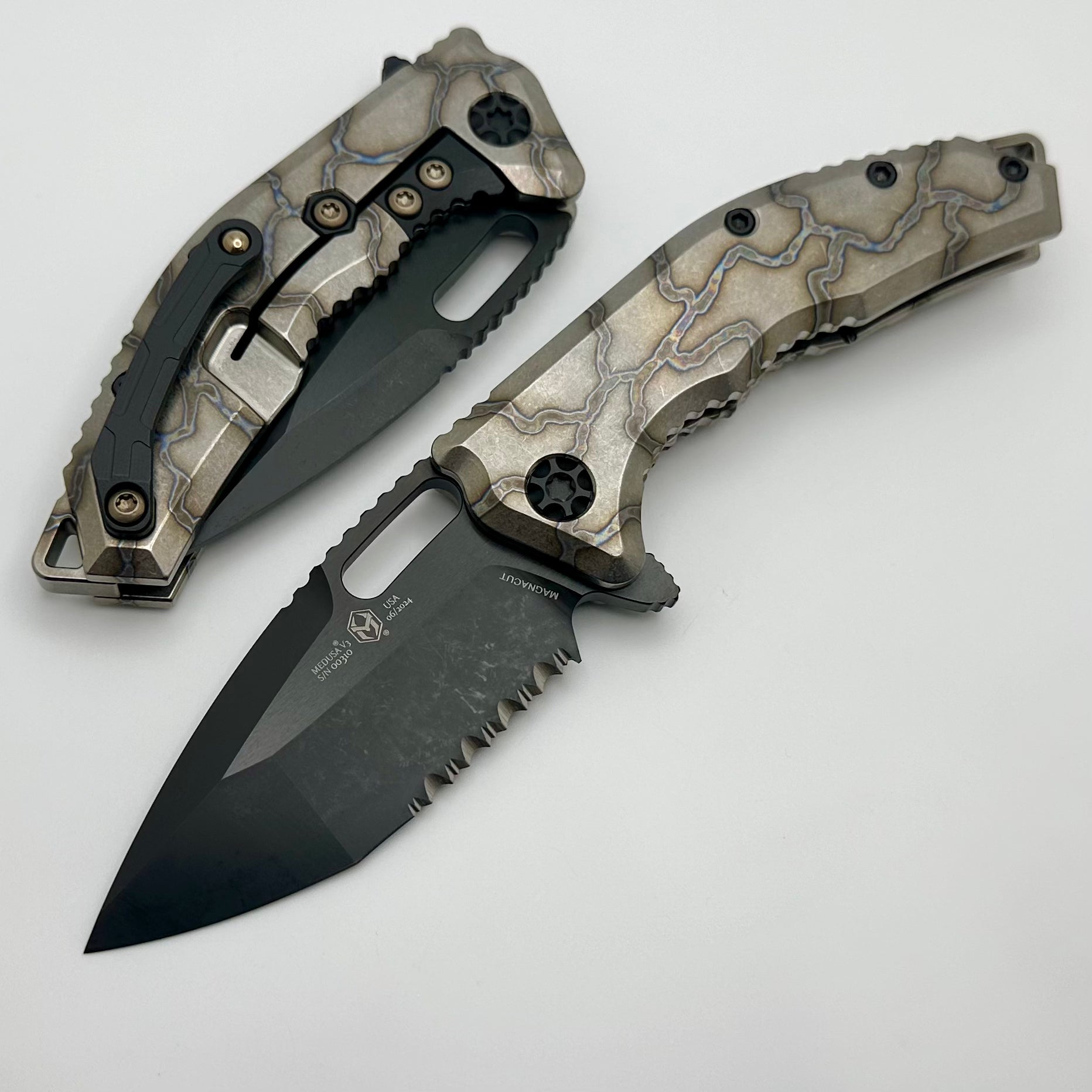 Heretic Knives Medusa Manual Flamed Titanium & Serrated DLC MagnaCut H009-6B-FTI