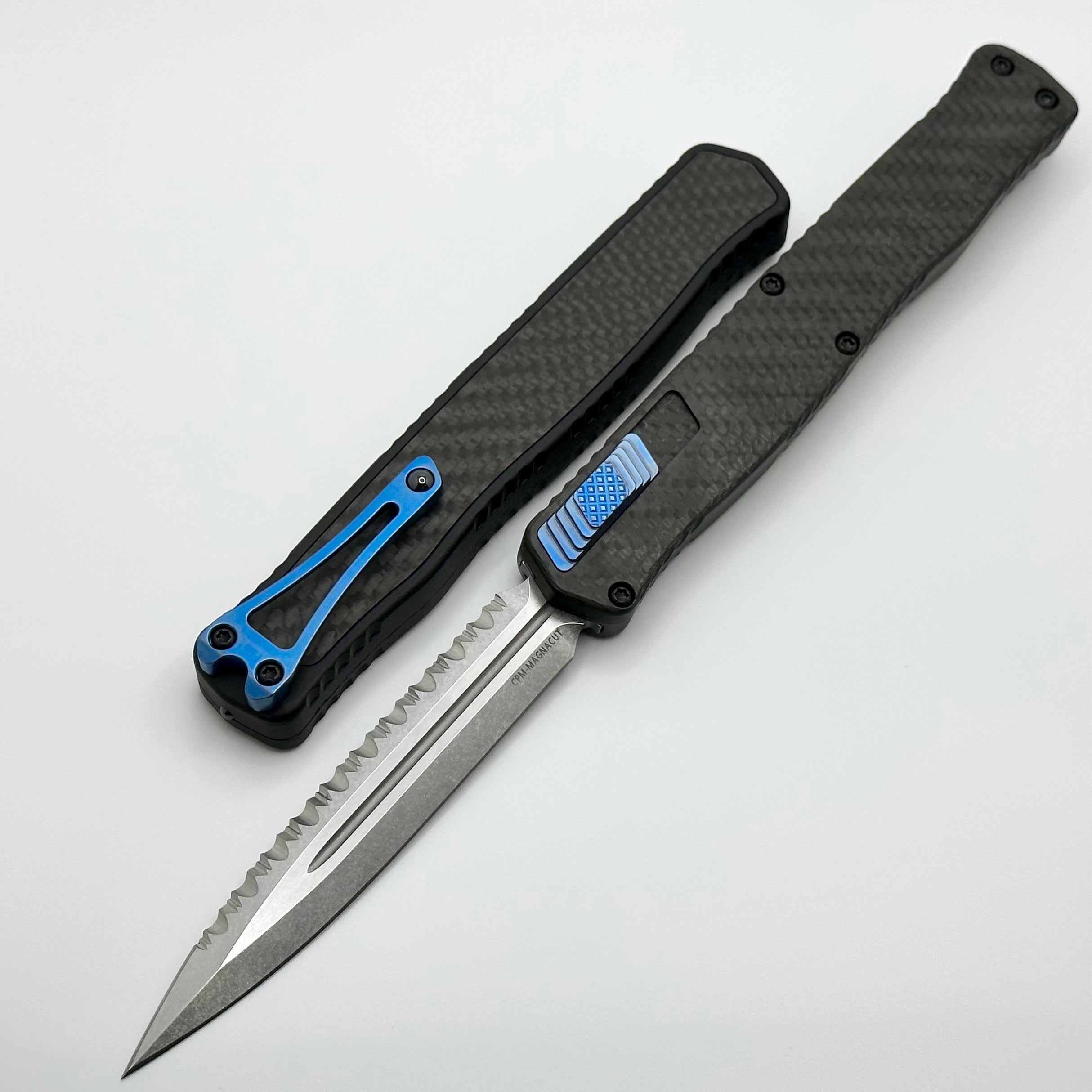 Heretic Knives Cleric II 2 Carbon Fiber Stonewash Double Edge Full Serrated Magnacut w/ Blue Ti Button/Clip H020-2C-CF/BLU