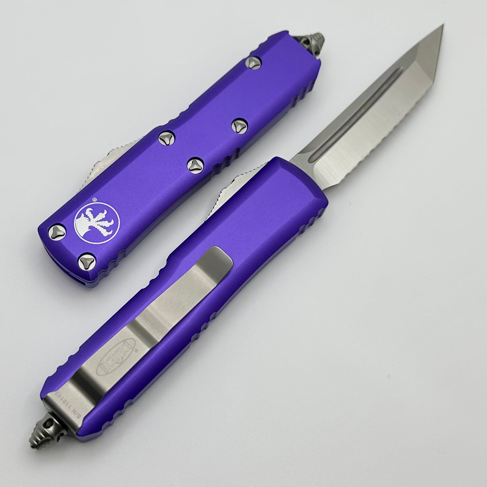 Microtech UTX-85 Tanto Full Serrated Satin Standard & Purple 233-6PU