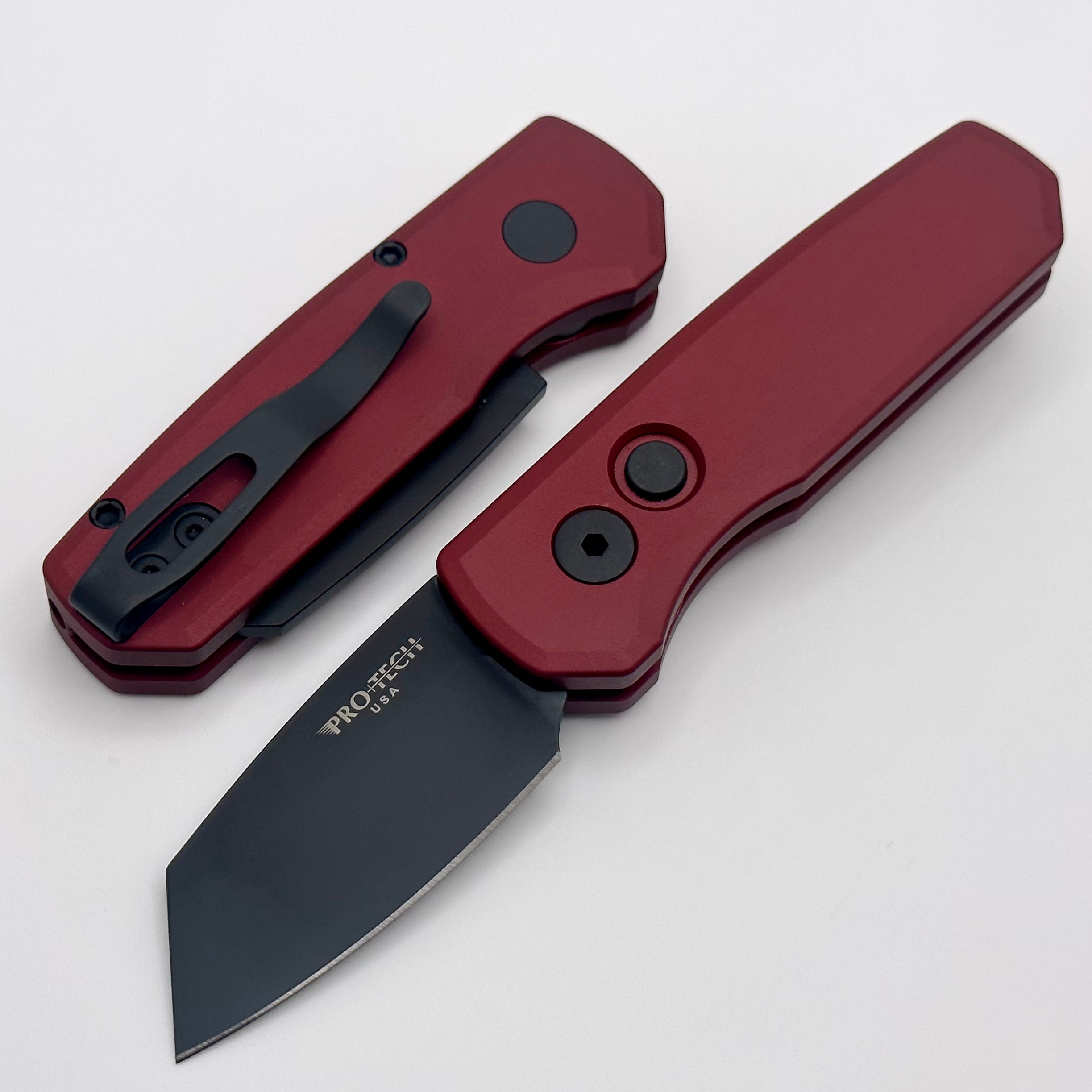 Pro-Tech Runt 5 w/ Red Handle & DLC MagnaCut Reverse Tanto R5403-RED