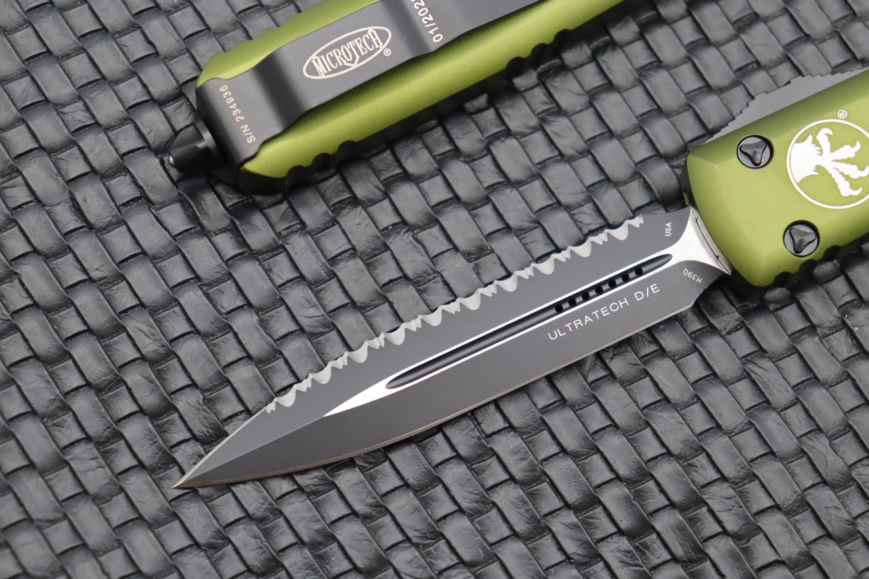 Microtech Ultratech Black Double Edge Black Full Serrated & OD Green 122-3OD