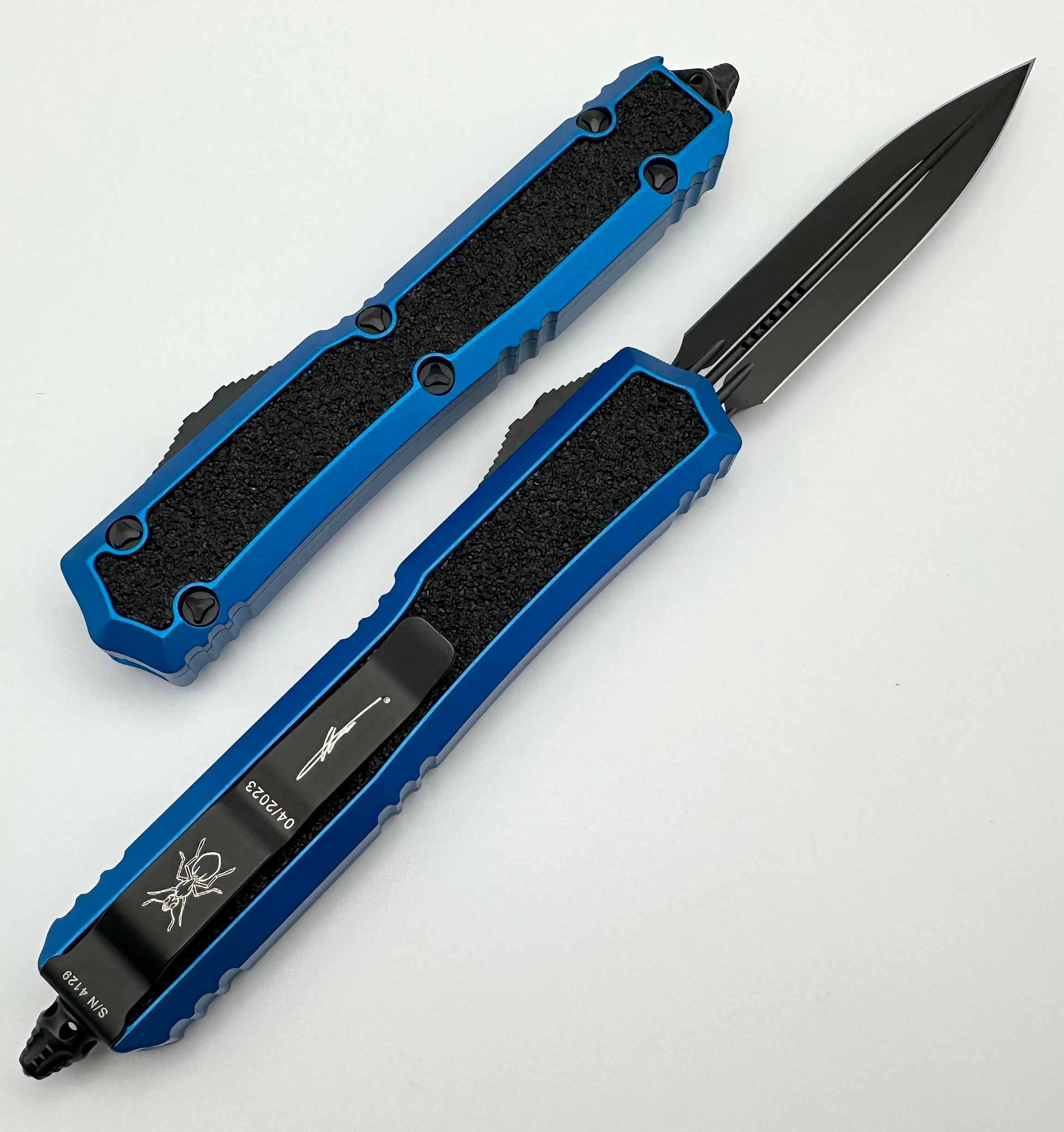 Microtech Makora Blue & Black Double Edge Signature Series 206-1BLS