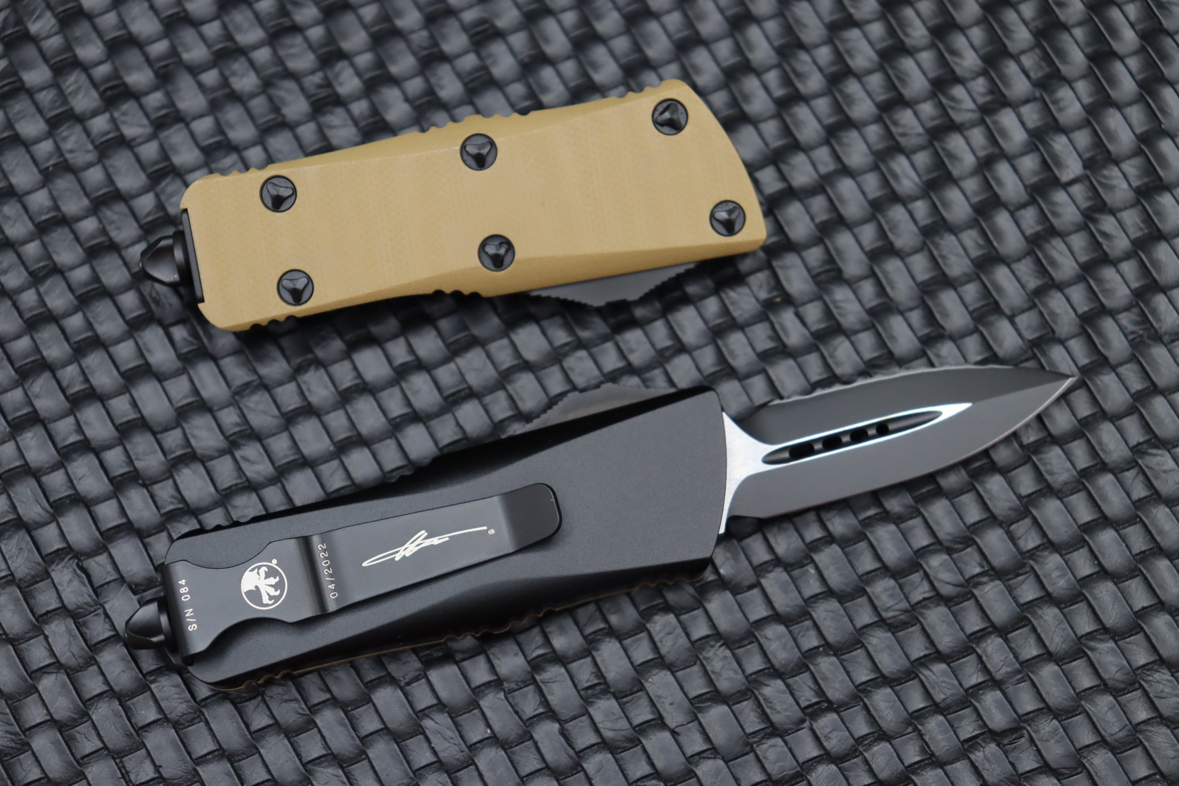 Microtech Mini Troodon Double Edge Full Serrated & Tan G10 Signature Series 238-3GTTAS