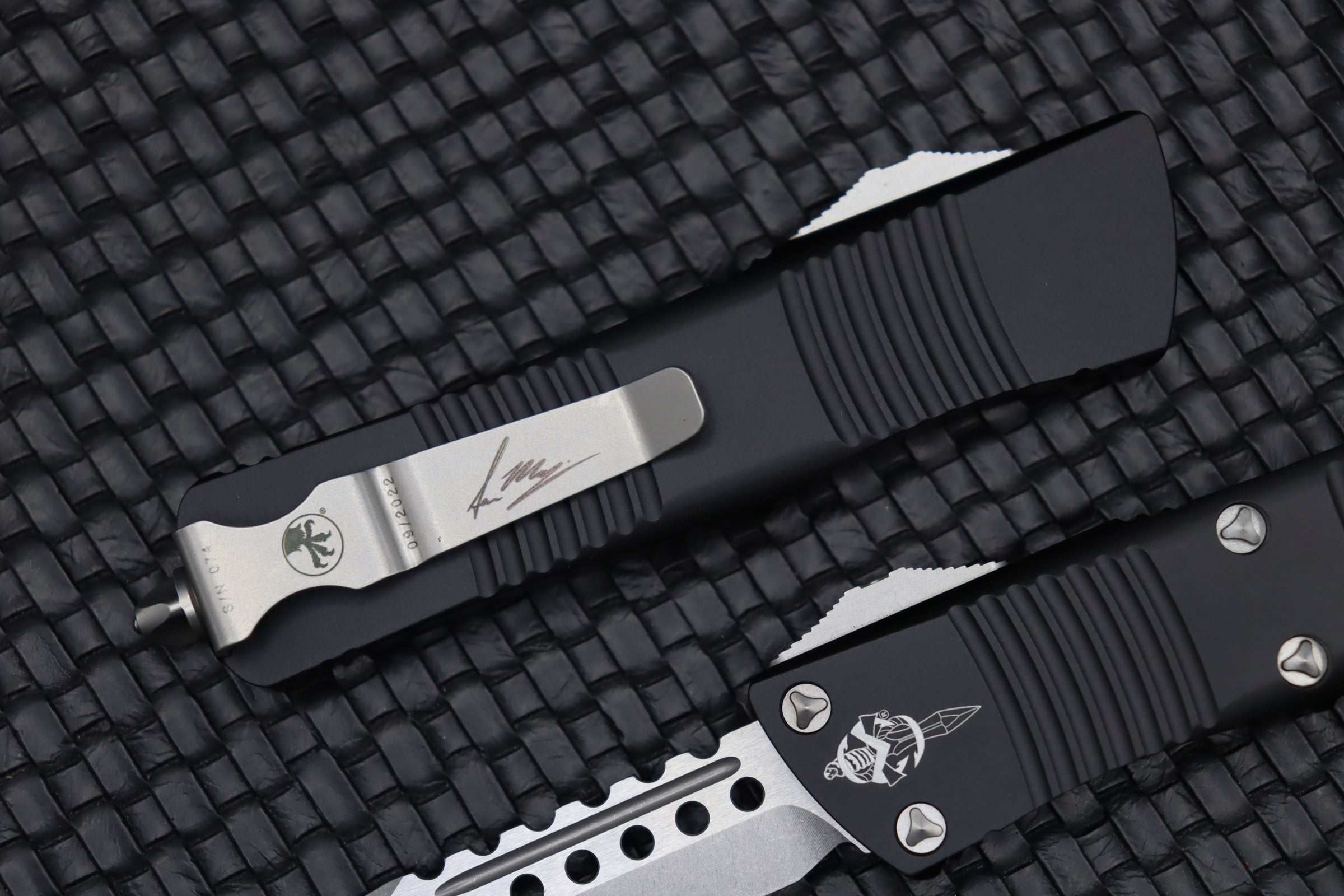 Microtech Troodon Hellhound Stonewash Standard & Black 619-10S