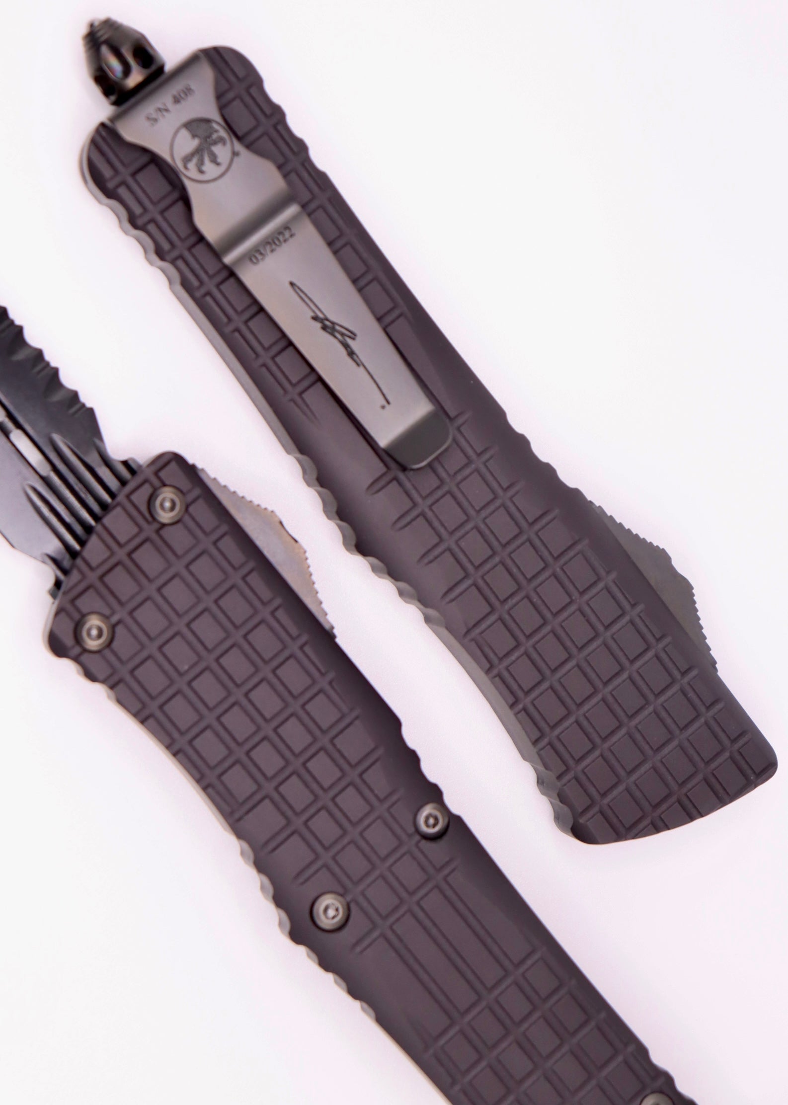 Microtech Combat Troodon Delta Frag Shadow Fluted DLC Double Edge Fully Serrated 142-3CT-DSH